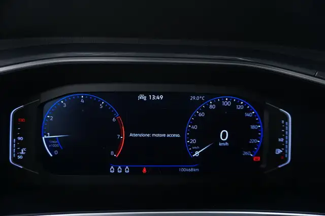 Volkswagen T-Roc view 12