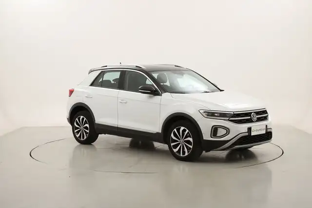 Volkswagen T-Roc view 7