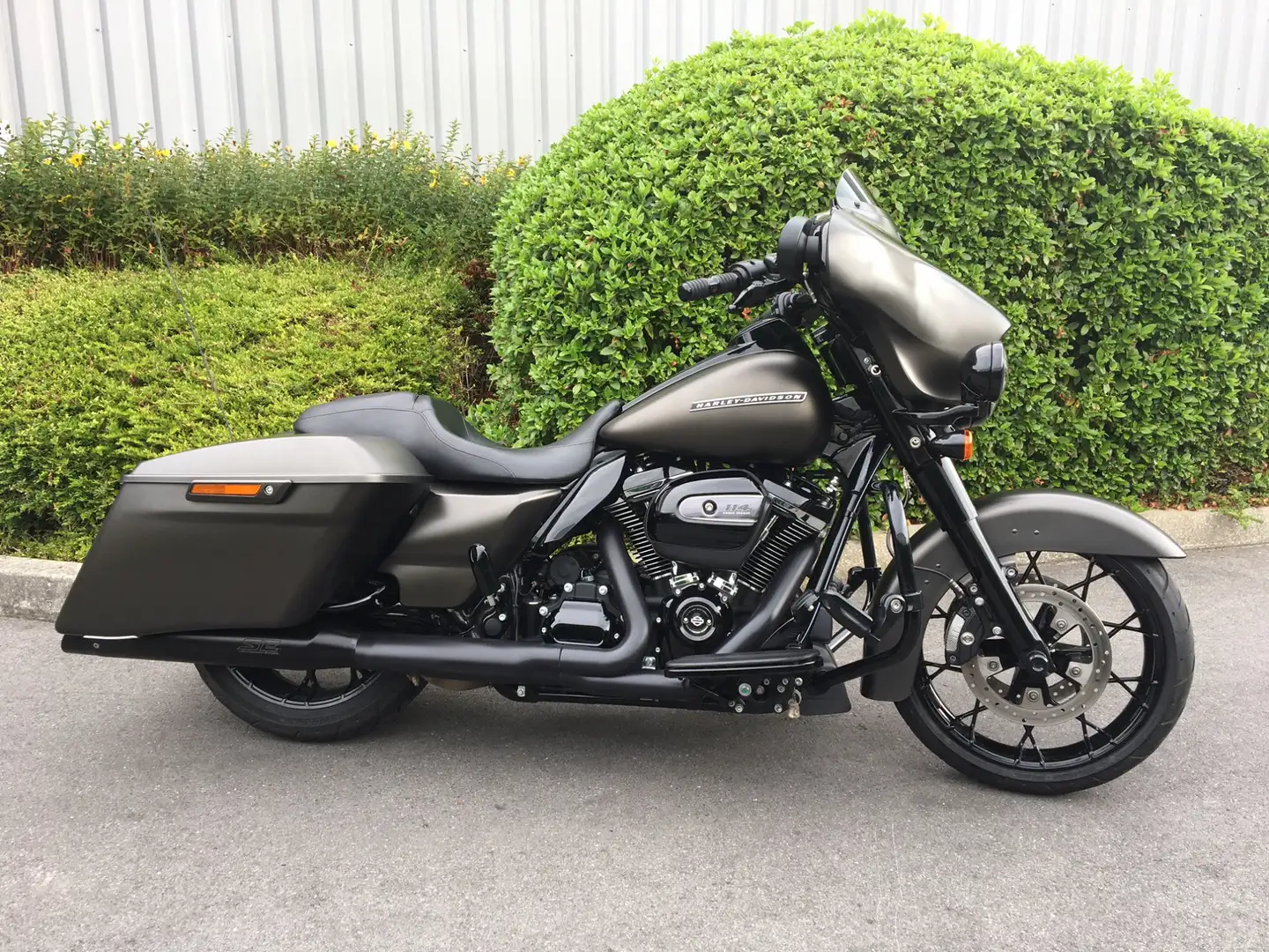 Harley-Davidson Street Glide Hnědá - 1