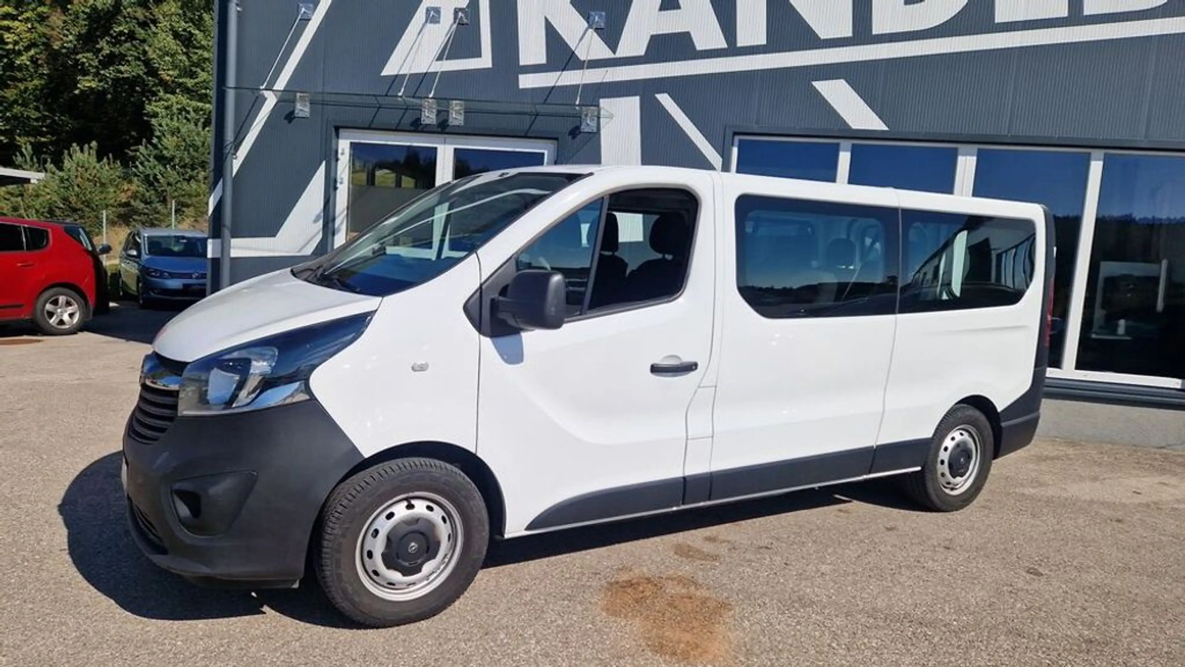 Opel Vivaro Combi L2H1 2,9t  ''9-Sitzer'' — photo 4