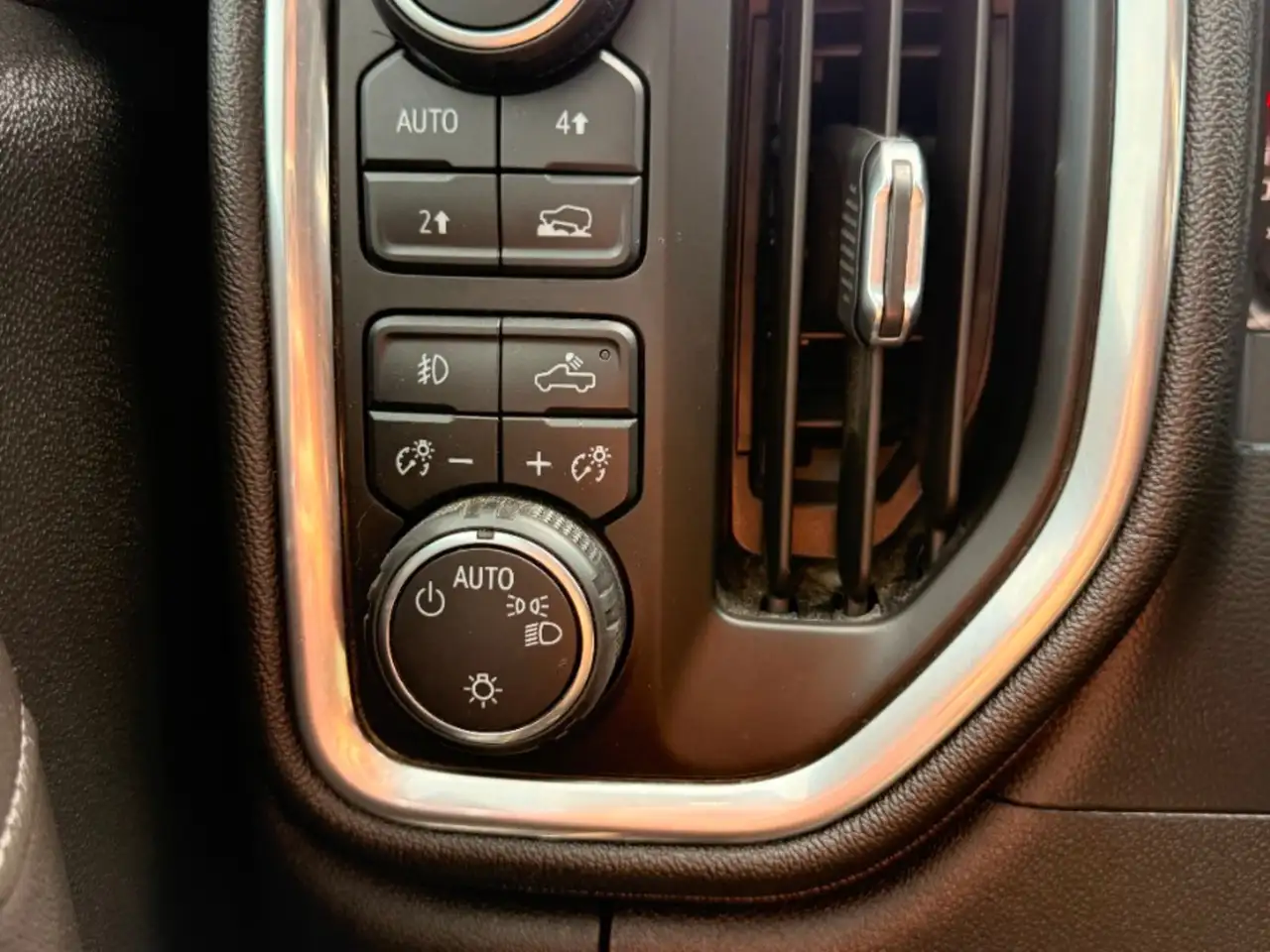 Chevrolet Silverado 1500 photo Chevrolet Silverado 1500