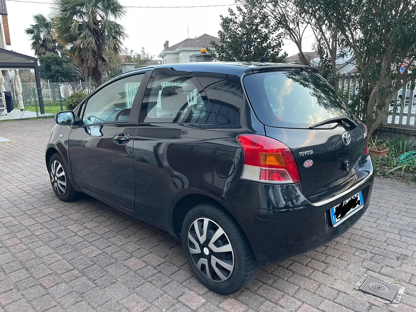 Toyota Yaris 3p 1.3 Sol auto - 2