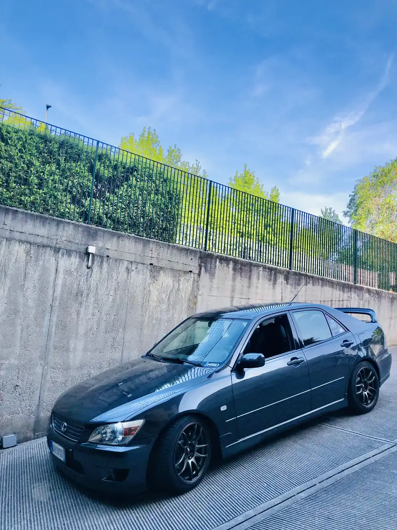 Lexus IS 200 2.0 Silver - 1