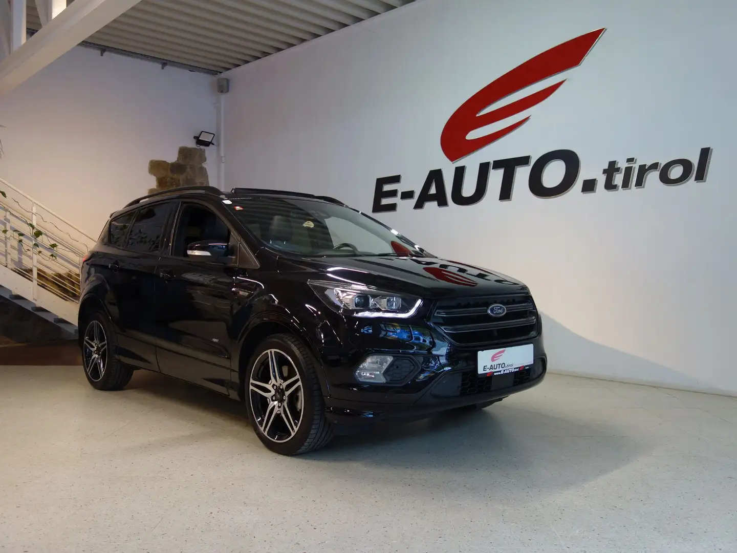 Ford Kuga AWD Aut. *ST-LINE *AHK *CARPLAY * PANO *LED * Schwarz - 1