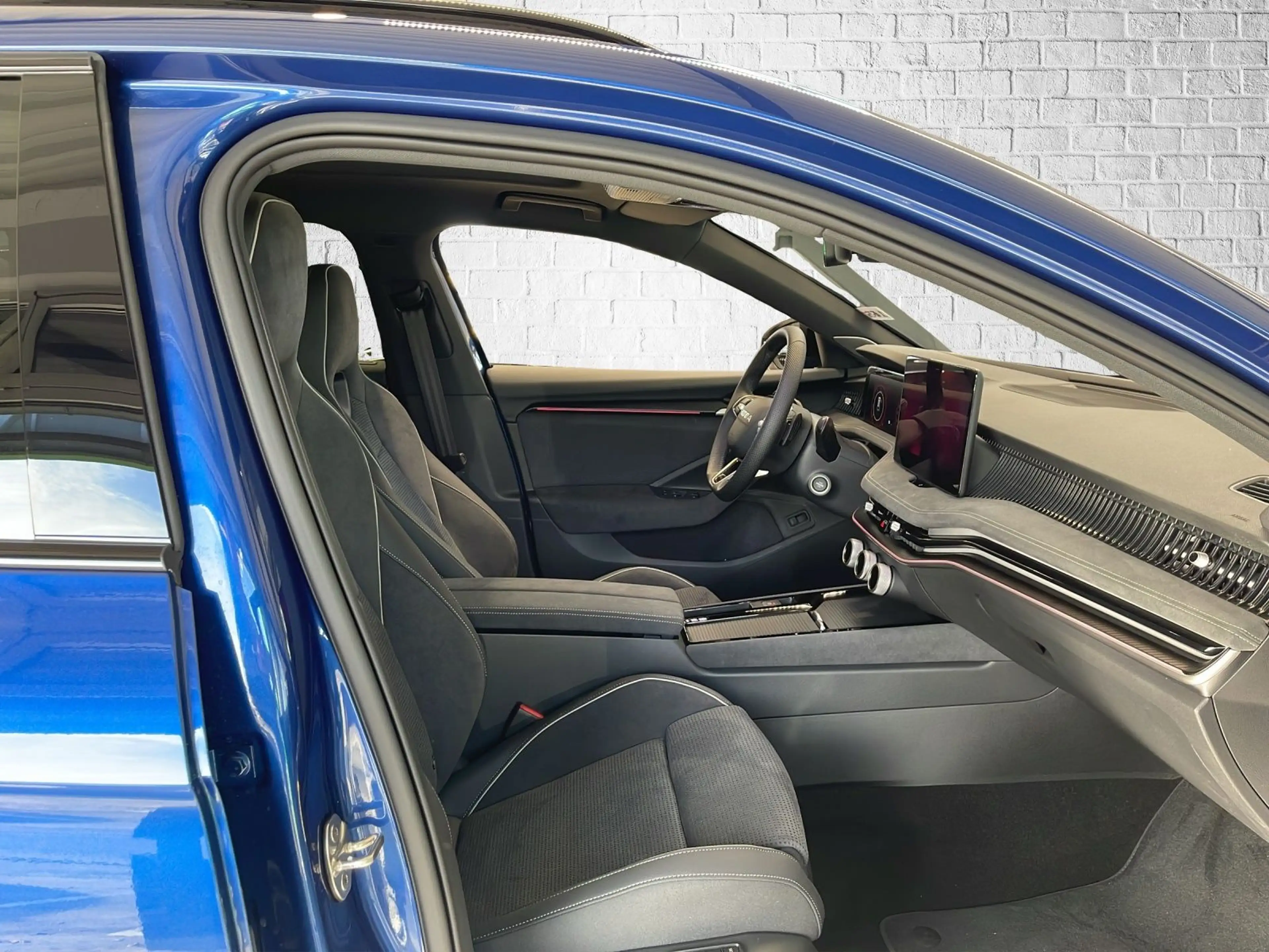 Skoda Superb Combi 2,0 TSI DSG 4x4  Sportline — photo 15