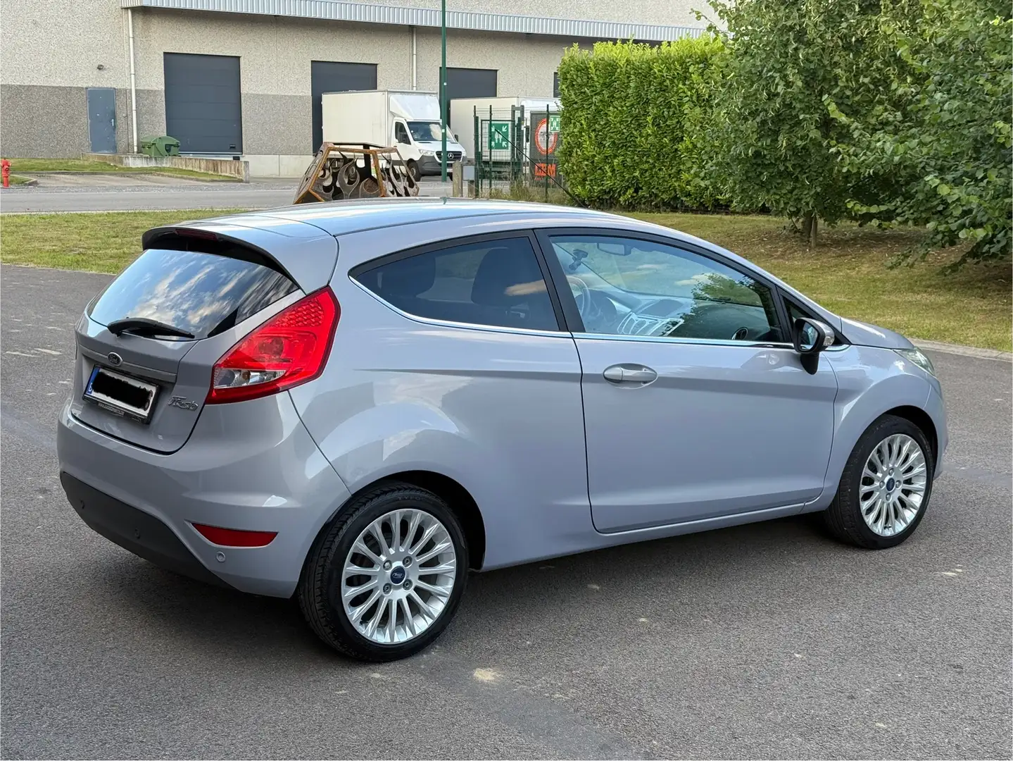 Ford Fiesta Fiesta 1.25i Titanium // Tel 0492.43.69.59 - 2