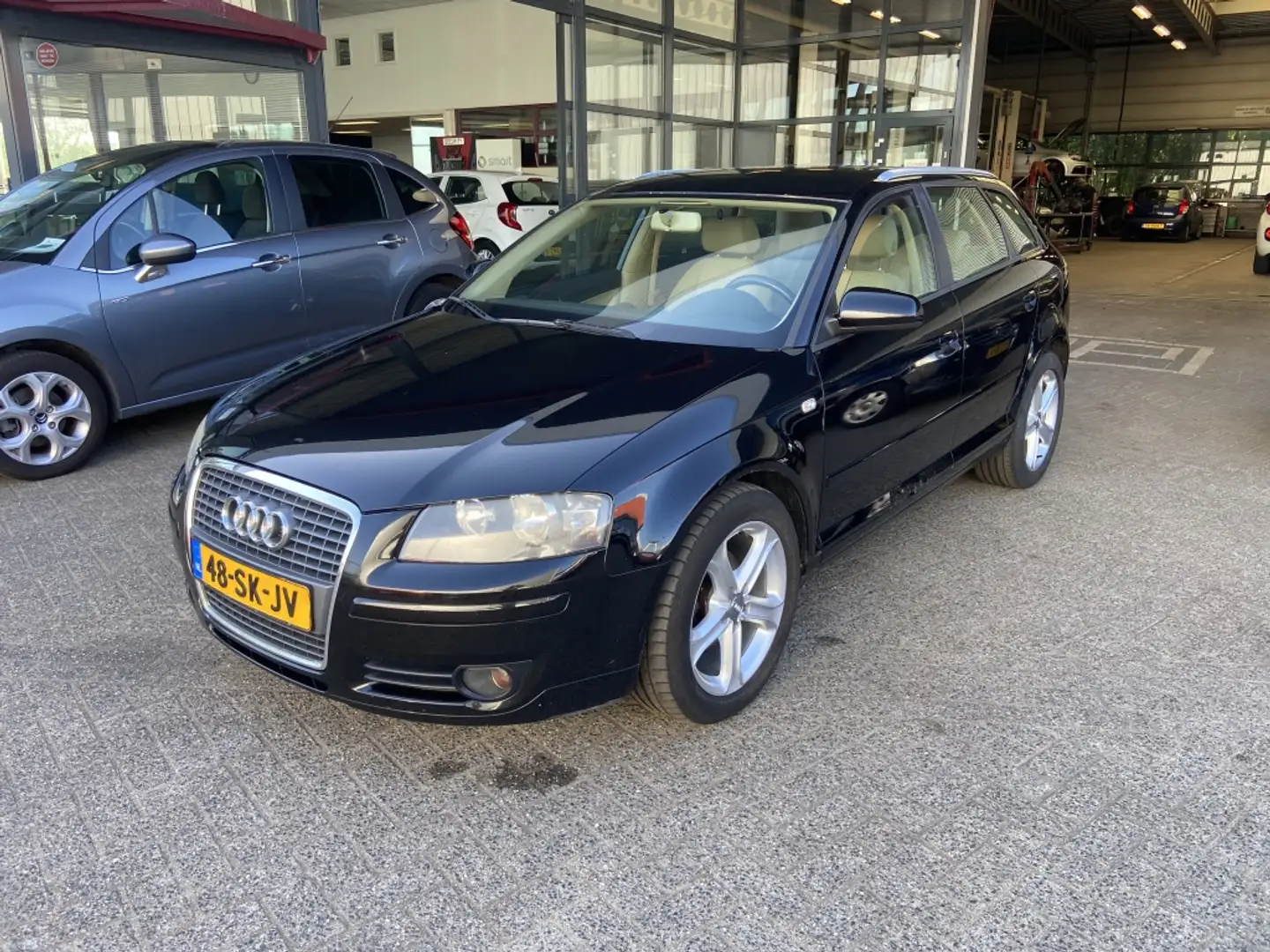 Audi A3 Sportback 1.9 TDI Attraction Zwart - 1