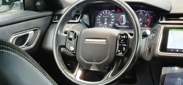Land Rover Range Rover Velar view 13