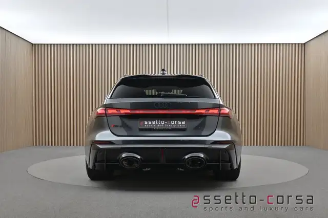 Audi RS5 view 3