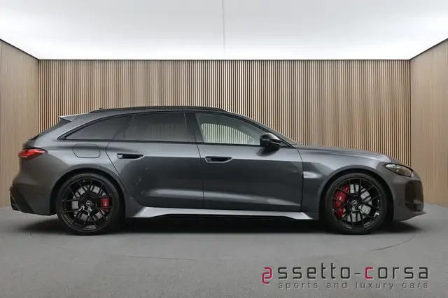 Audi RS5 view 5