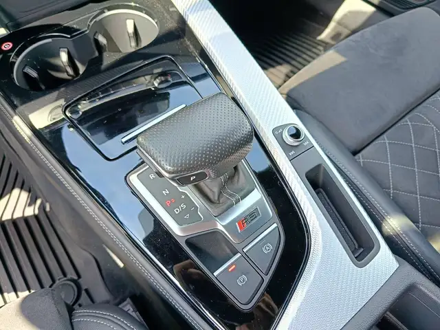 Audi RS4 view 14