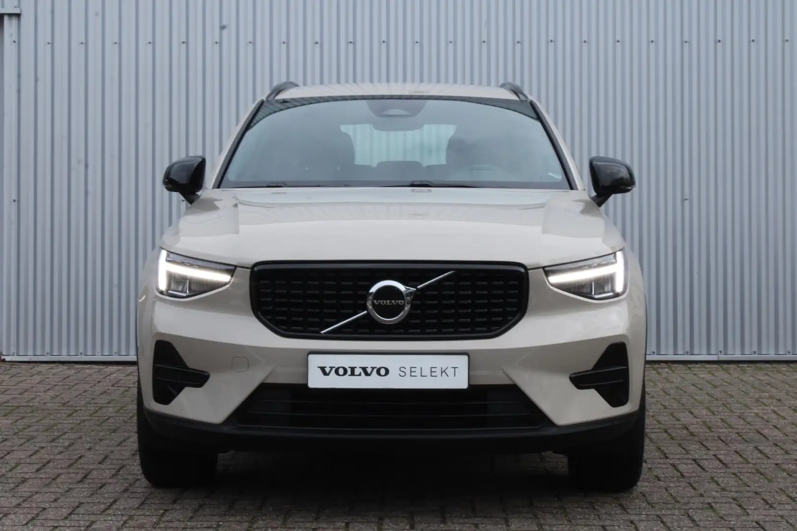 Volvo XC40 B4 Plus Dark | Verwarmbare Voorstoelen en Stuurwie Bruin - 2