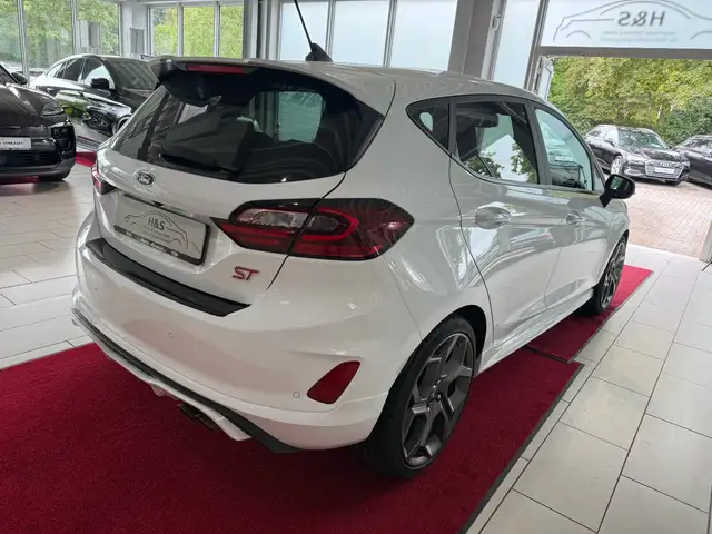 Ford Fiesta view 8