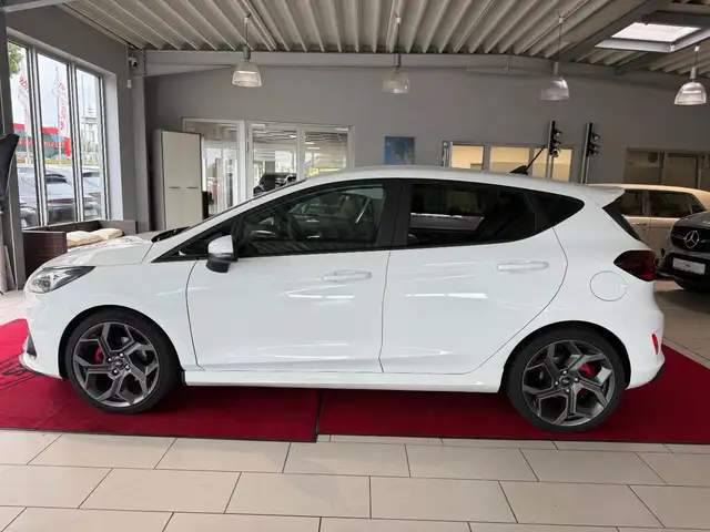 Ford Fiesta view 3