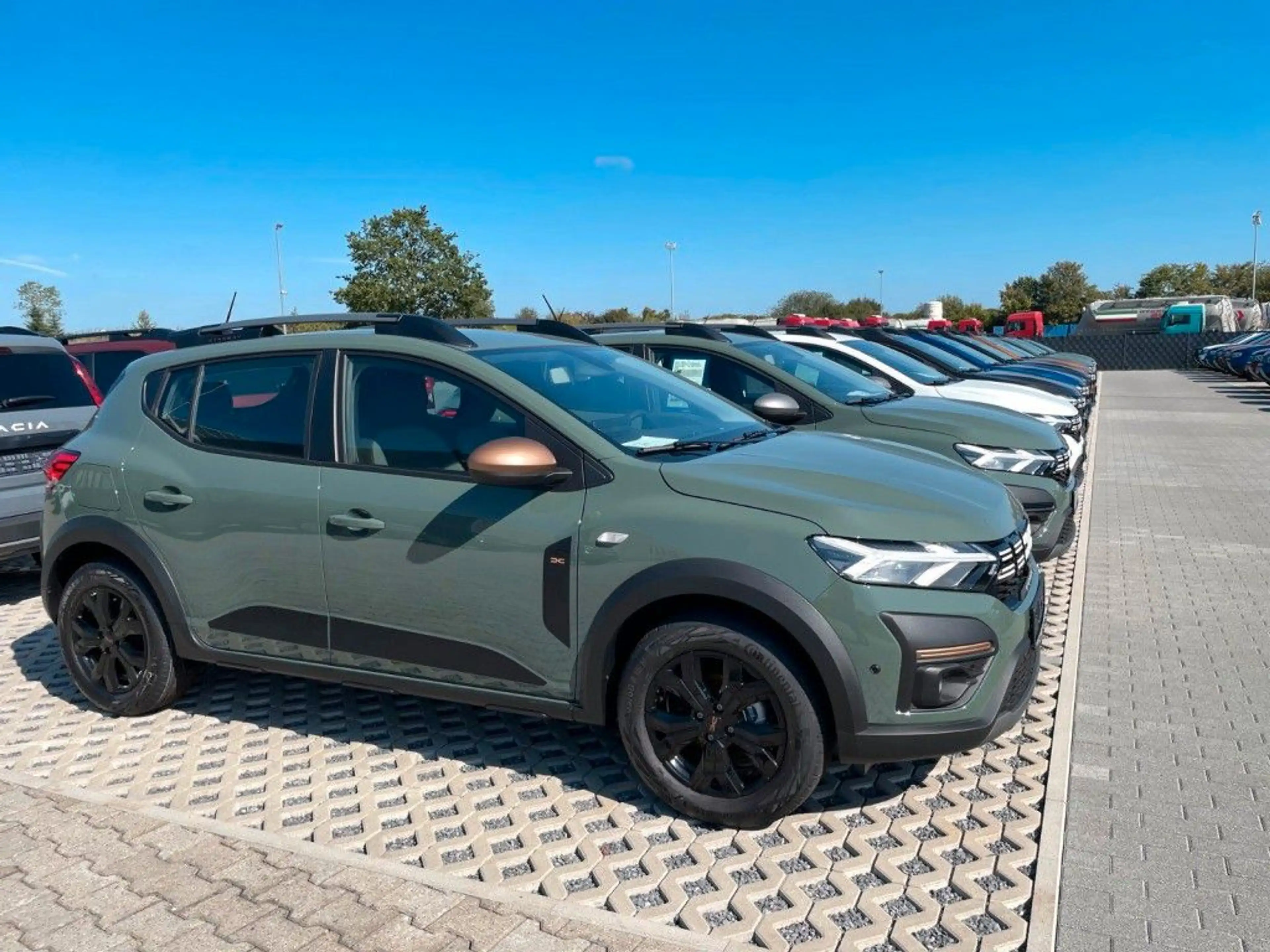 Dacia Sandero Stepway Expression ECO-G 120 Auto — photo 8