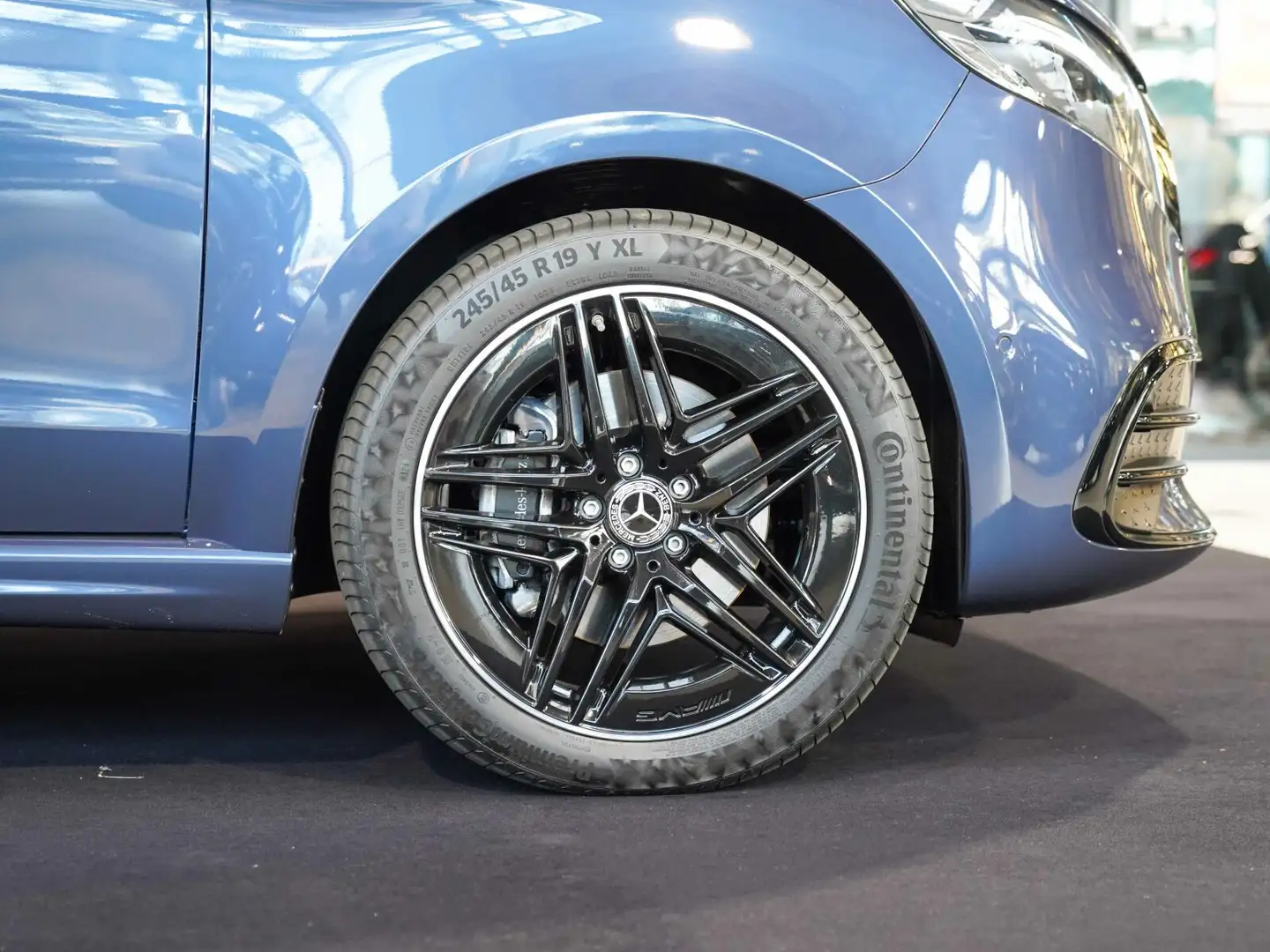 Mercedes-Benz V 250 V 250 d AVANTGARDE Lang AMG Line AIRMATIC Pano Blau - 2