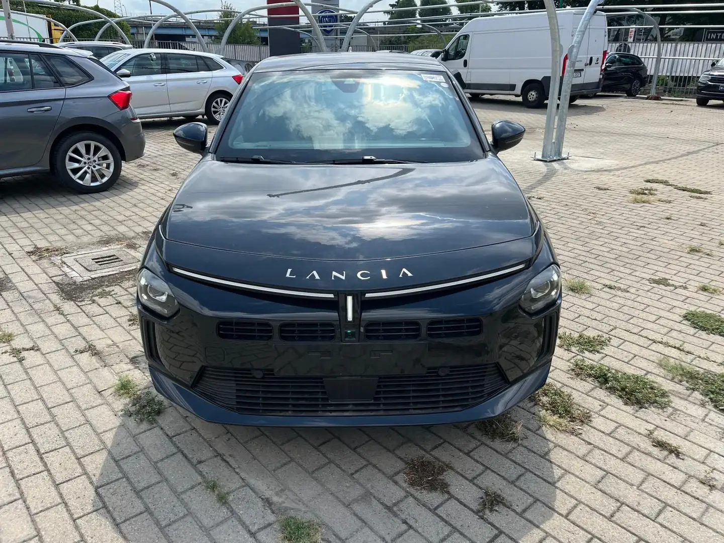 Lancia Ypsilon Ypsilon Hybrid e-DCT Negru - 2