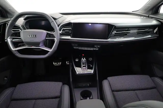 Audi Q4 e-tron 45 basis quattro S-LINE quattro, Navi, Matrix, ... Ansicht 5