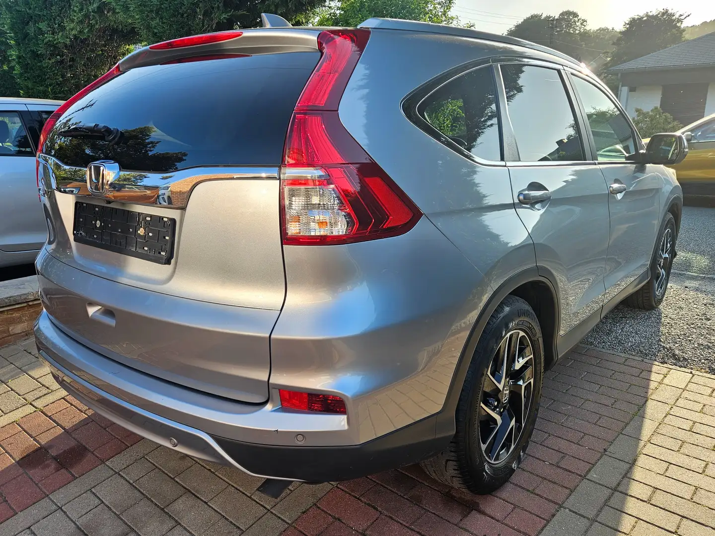 Honda CR-V 1.6 i-DTEC 2WD Lifestyle / CUIR / GPS / GARANTIE Grijs - 2