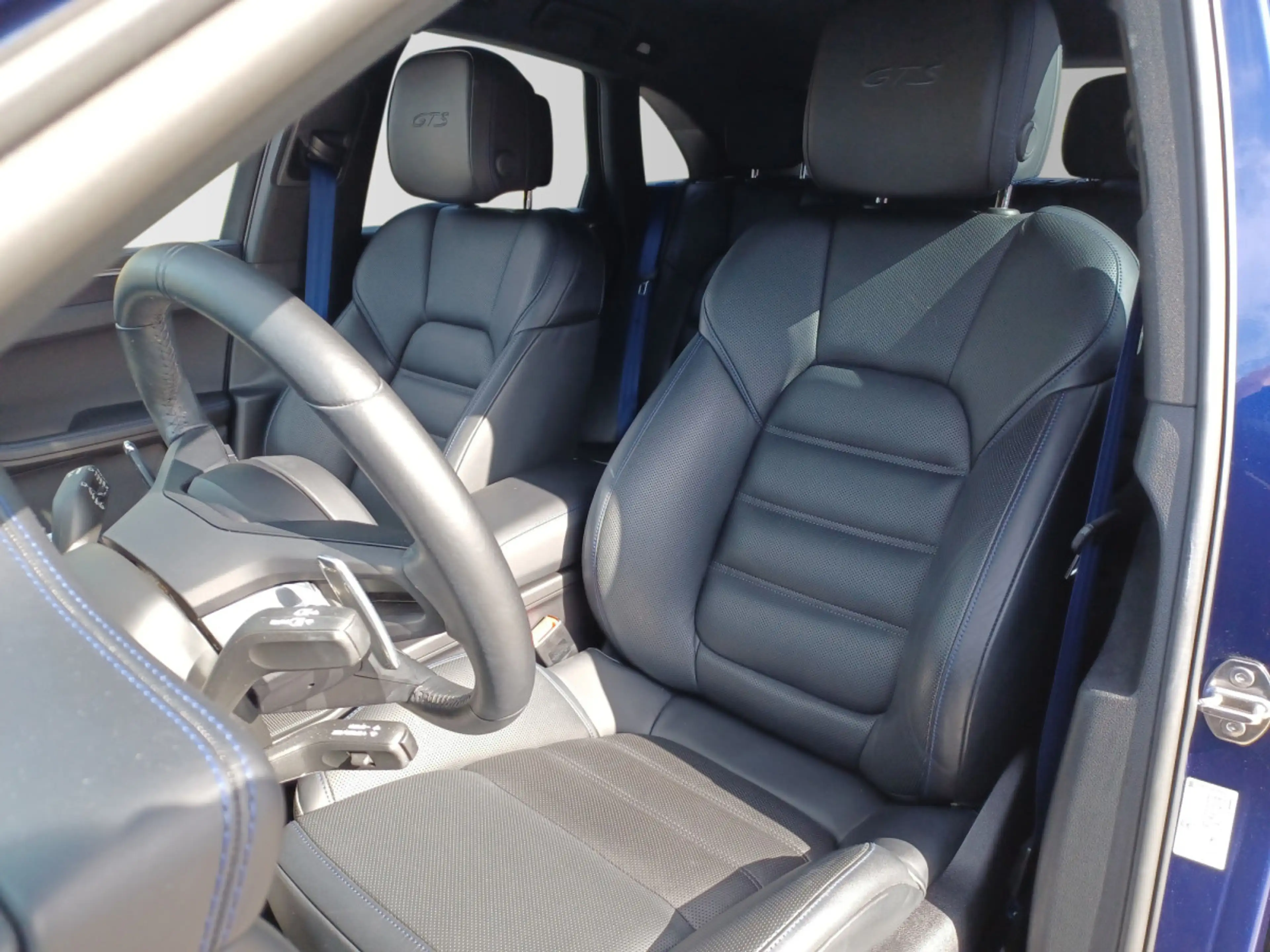 Porsche Macan GTS — photo 9