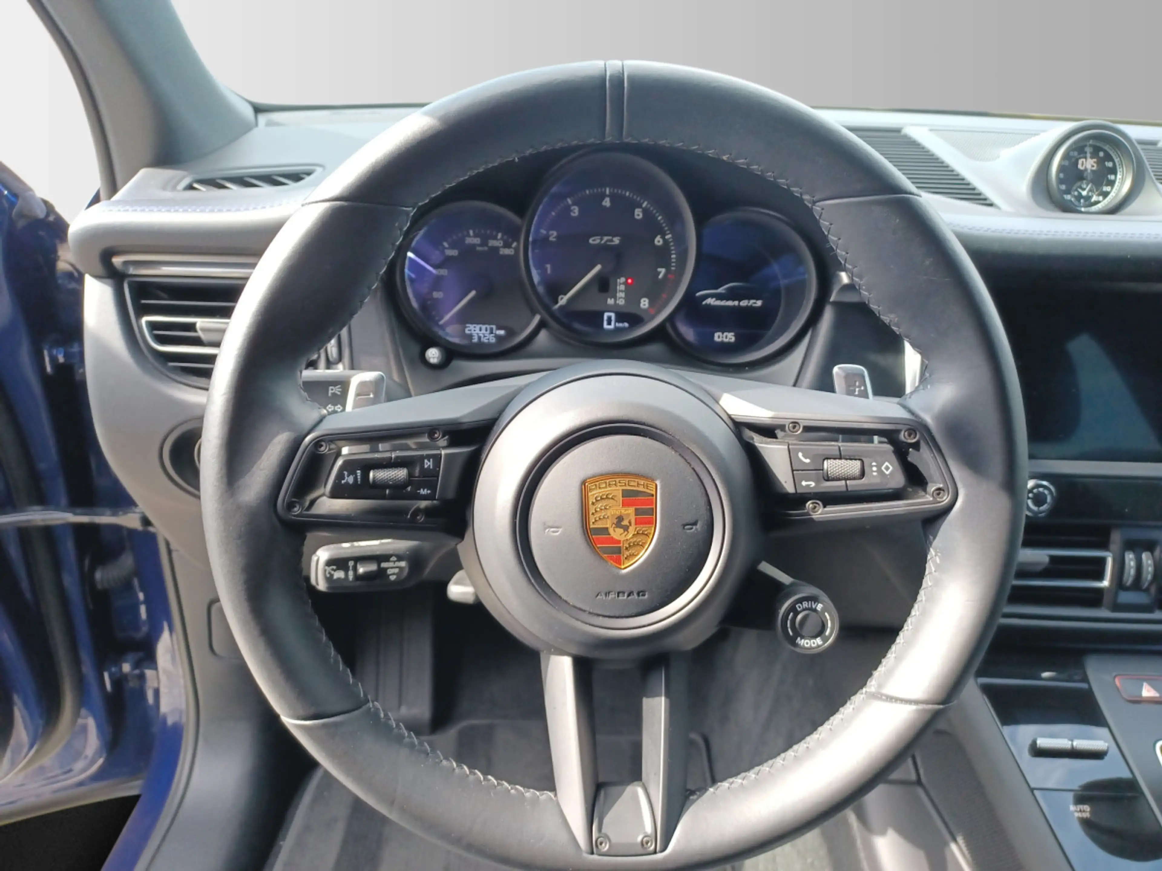 Porsche Macan GTS — photo 11