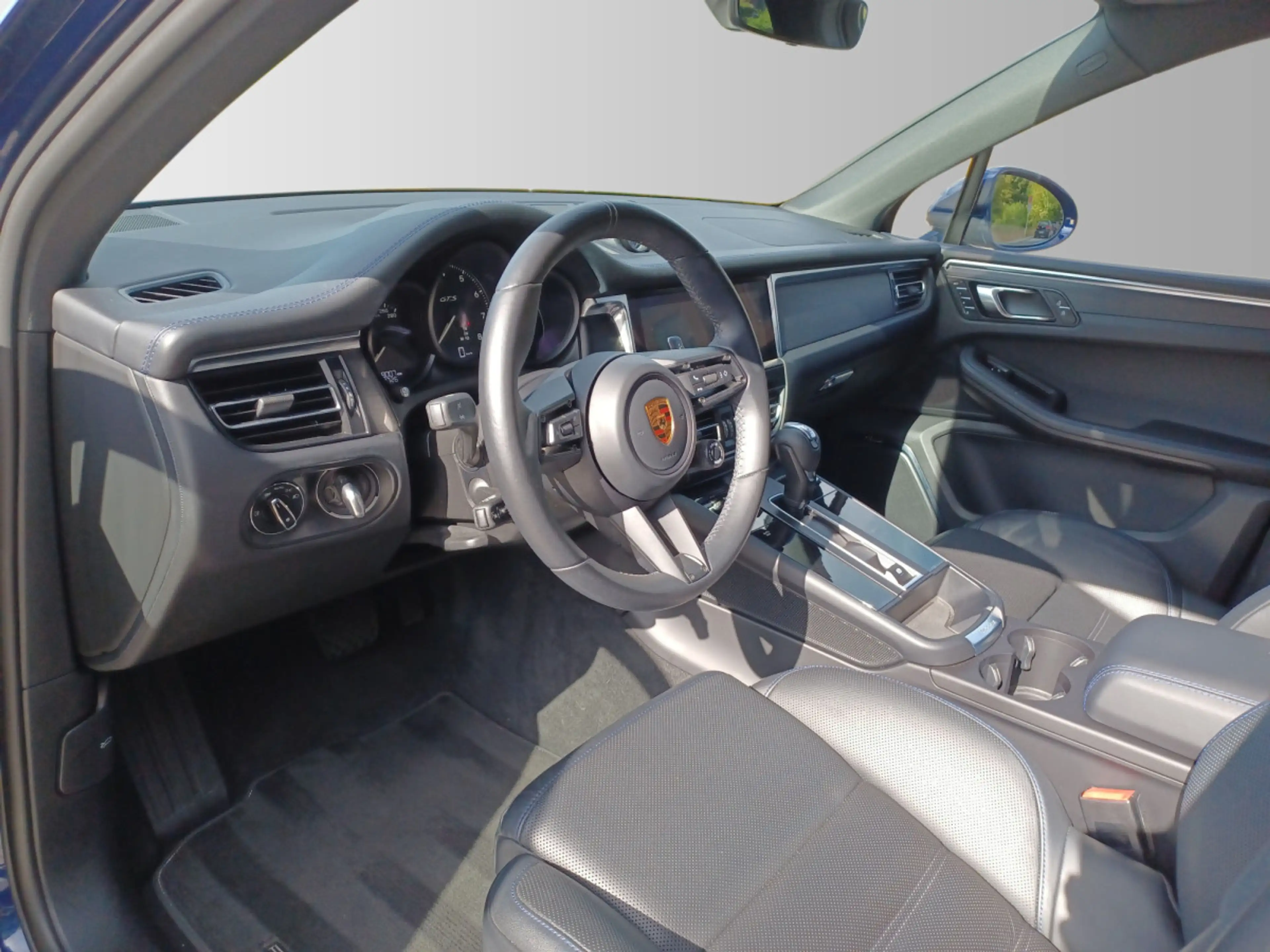 Porsche Macan GTS — photo 10