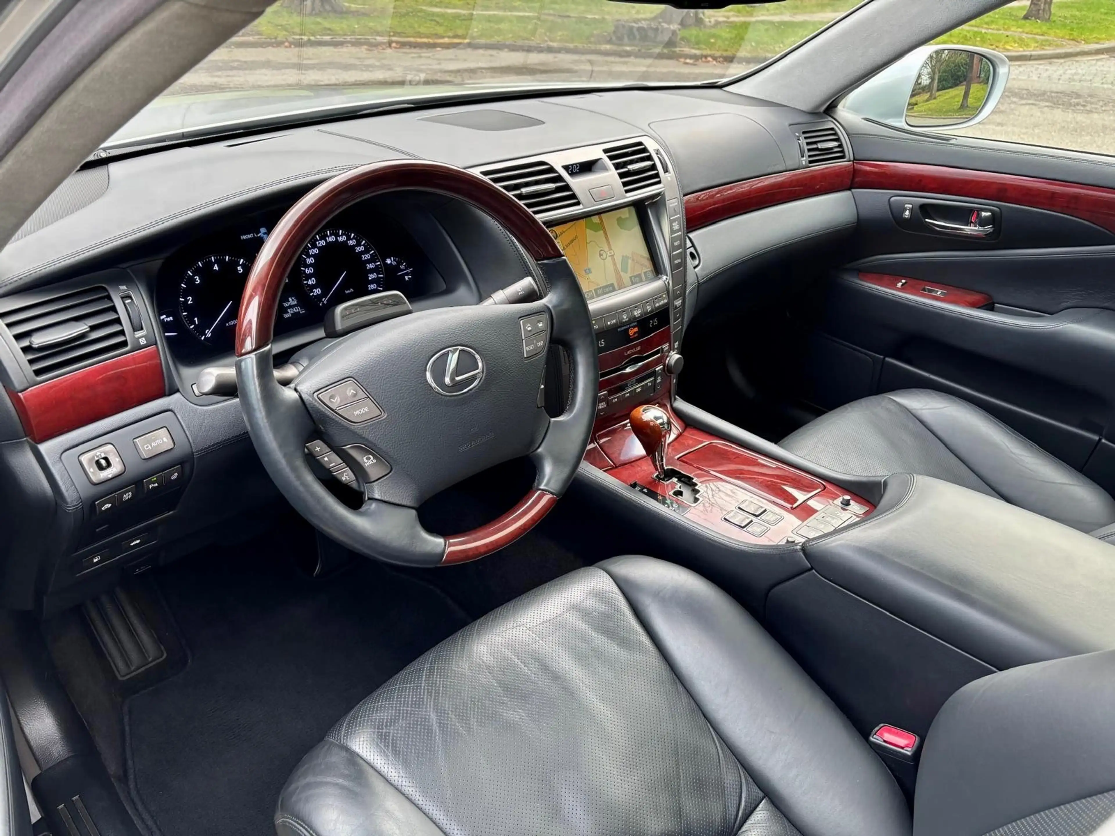 Lexus LS 600 LS 600h L V8 President ** FULL FULL / 92500KM ** — photo 11
