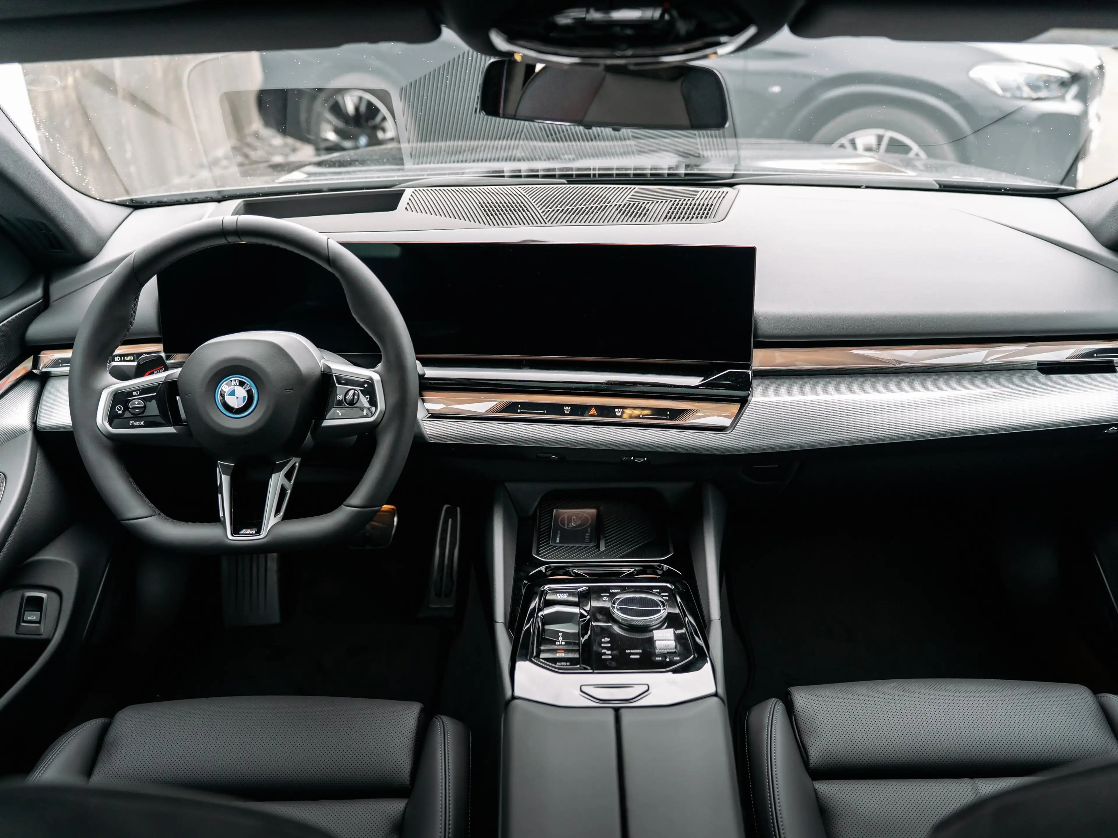 BMW i5 M-Sport Pro — photo 5