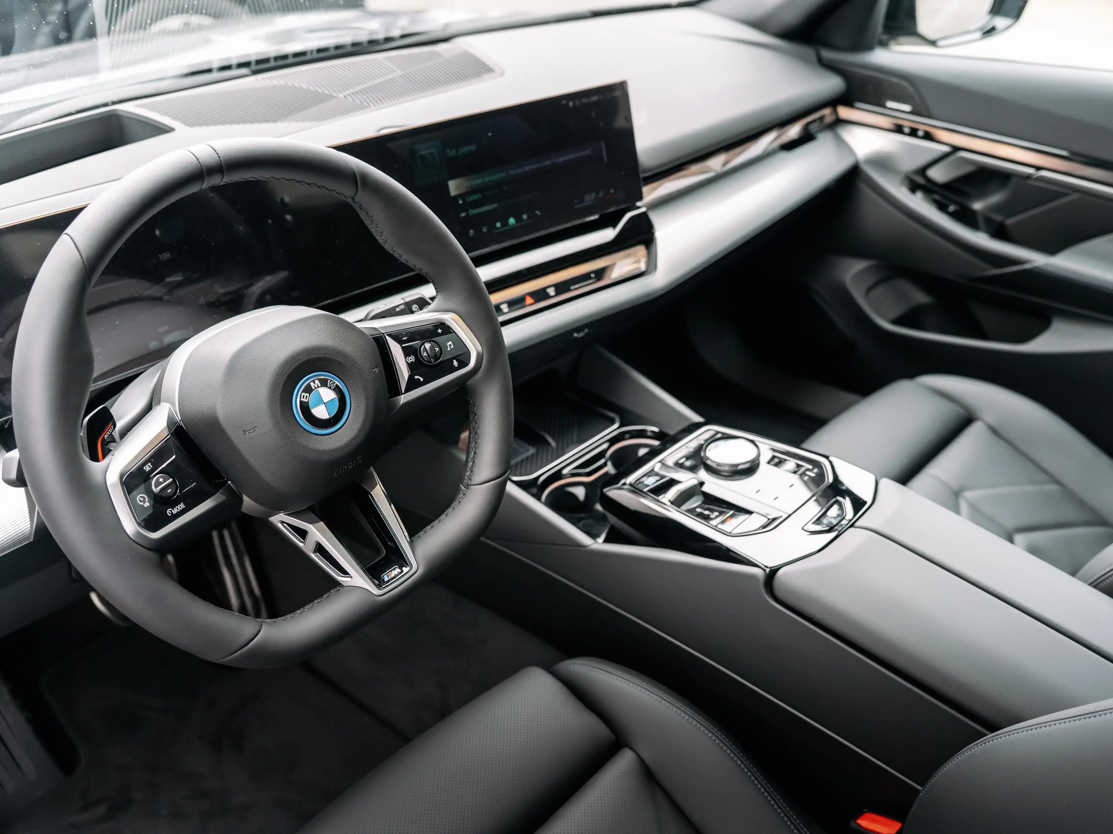 BMW i5 M-Sport Pro — photo 4
