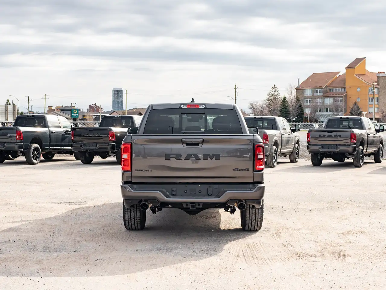 RAM 1500 снимка RAM 1500