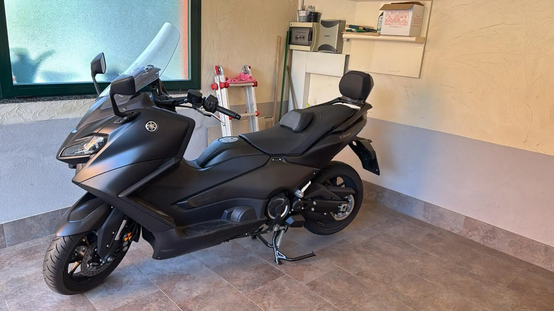 Yamaha TMAX 560 Albastru - 1