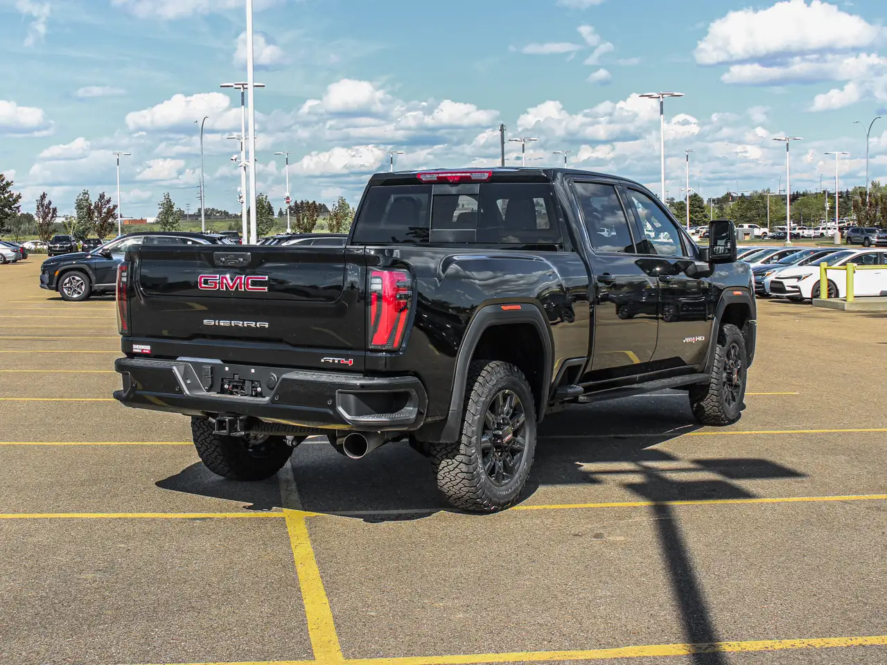 GMC Sierra 3500HD снимка GMC Sierra 3500HD