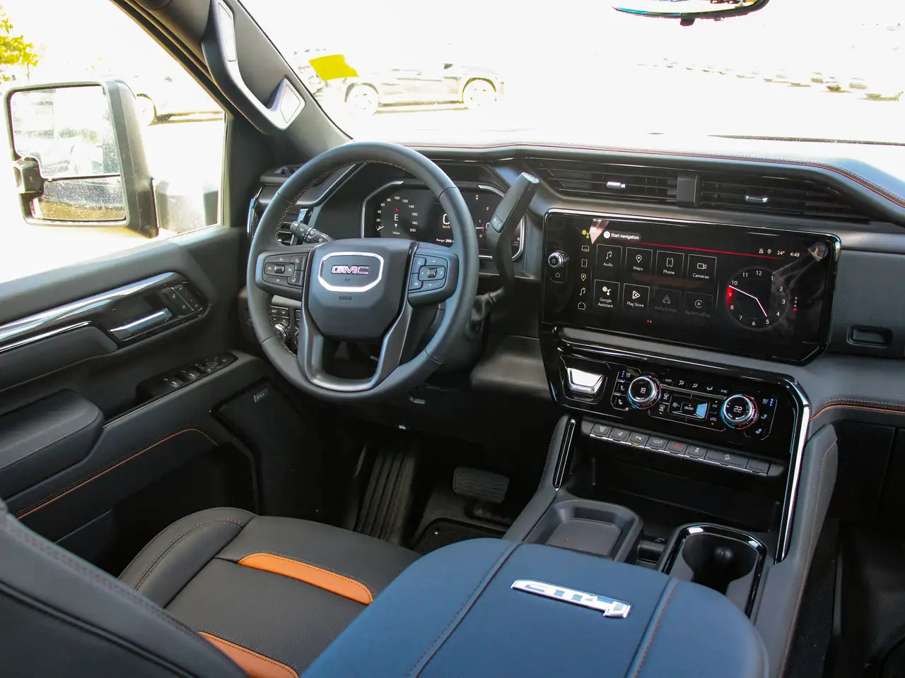 GMC Sierra 3500HD снимка GMC Sierra 3500HD