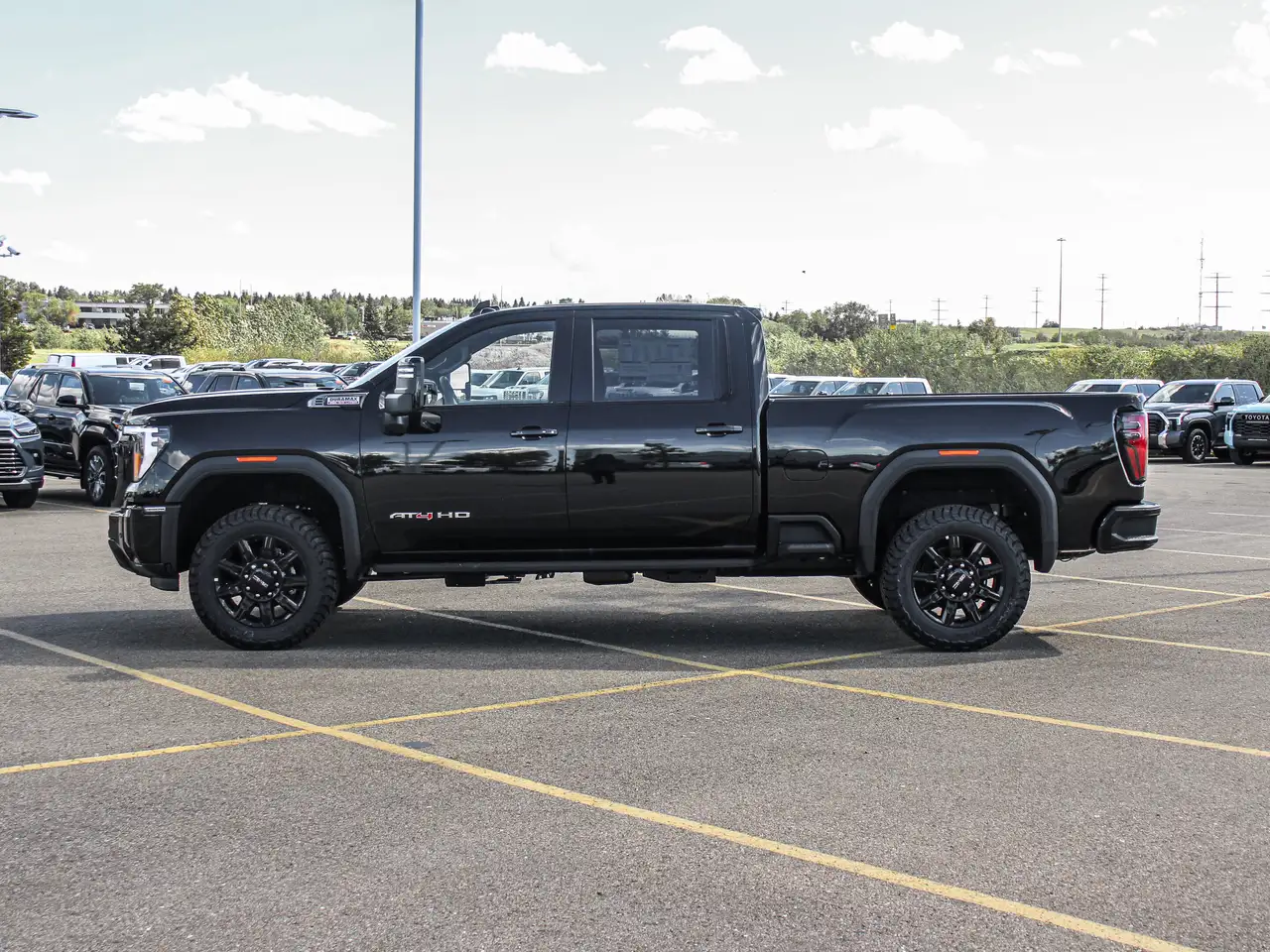 GMC Sierra 3500HD снимка GMC Sierra 3500HD