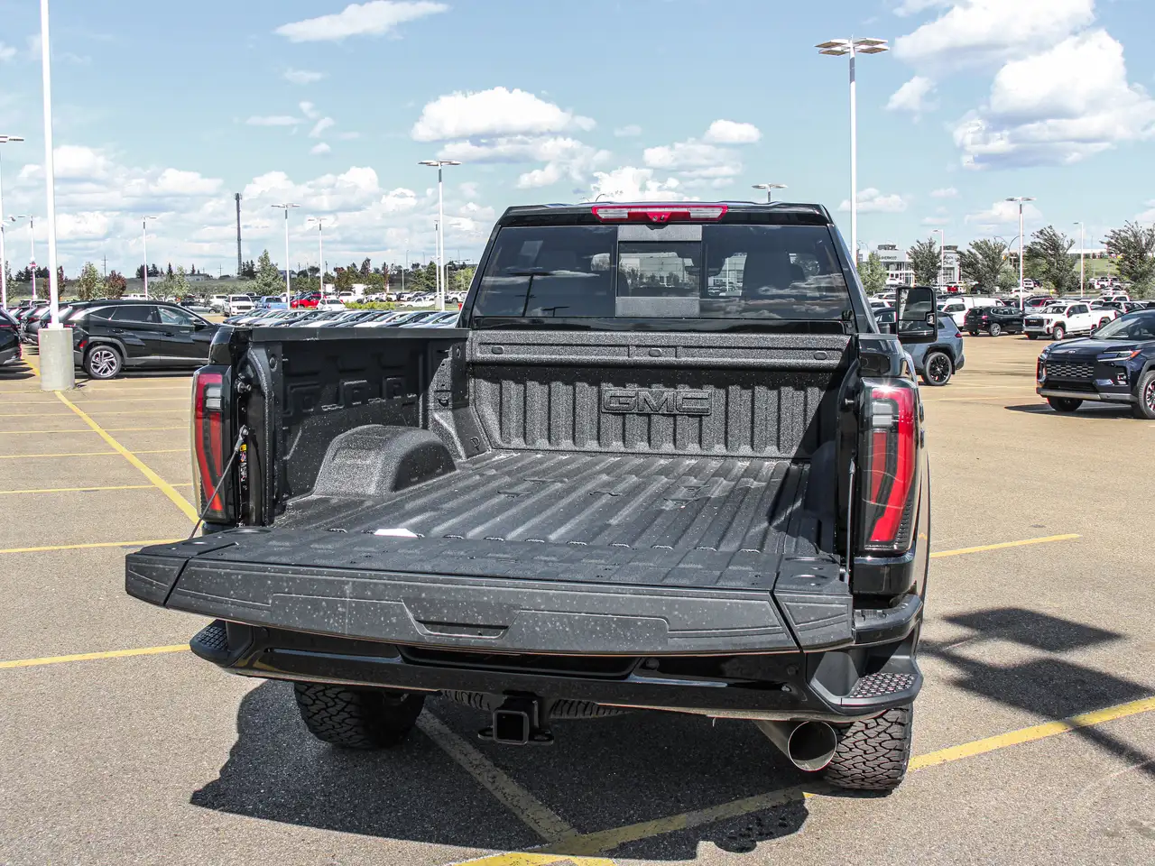 GMC Sierra 3500HD снимка GMC Sierra 3500HD