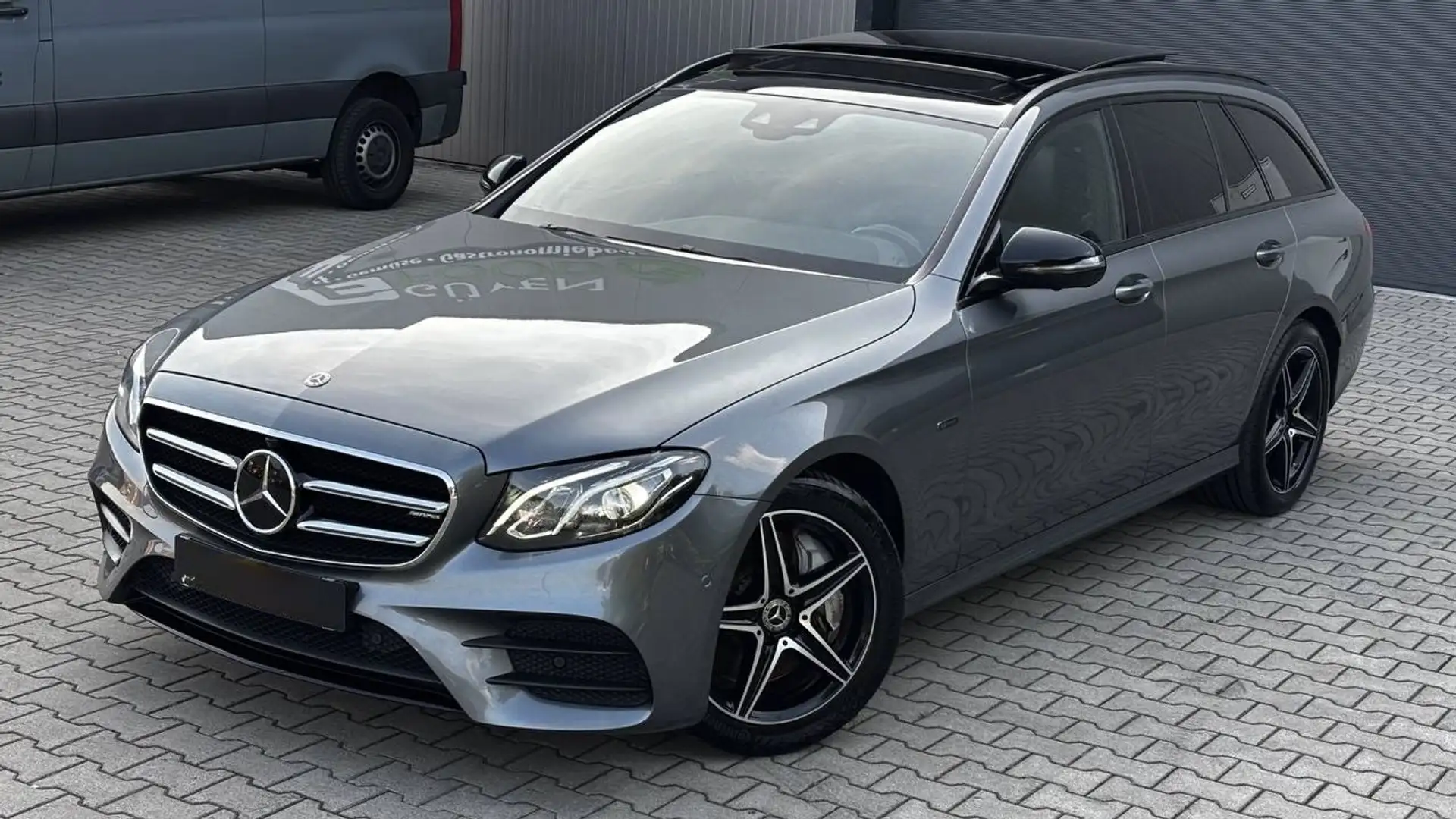 Mercedes-Benz E 300 E 300 de 4Matic T 9G-TRONIC AMG Grau - 2