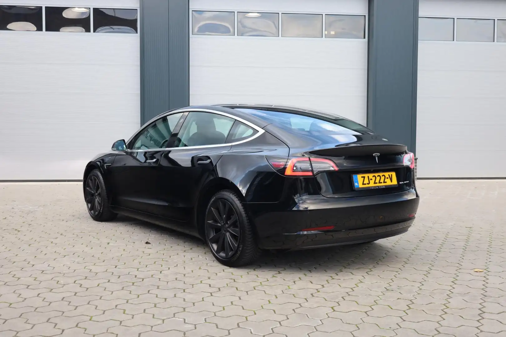 Tesla Model 3 Long Range AWD 75 kWh Zwart - 2