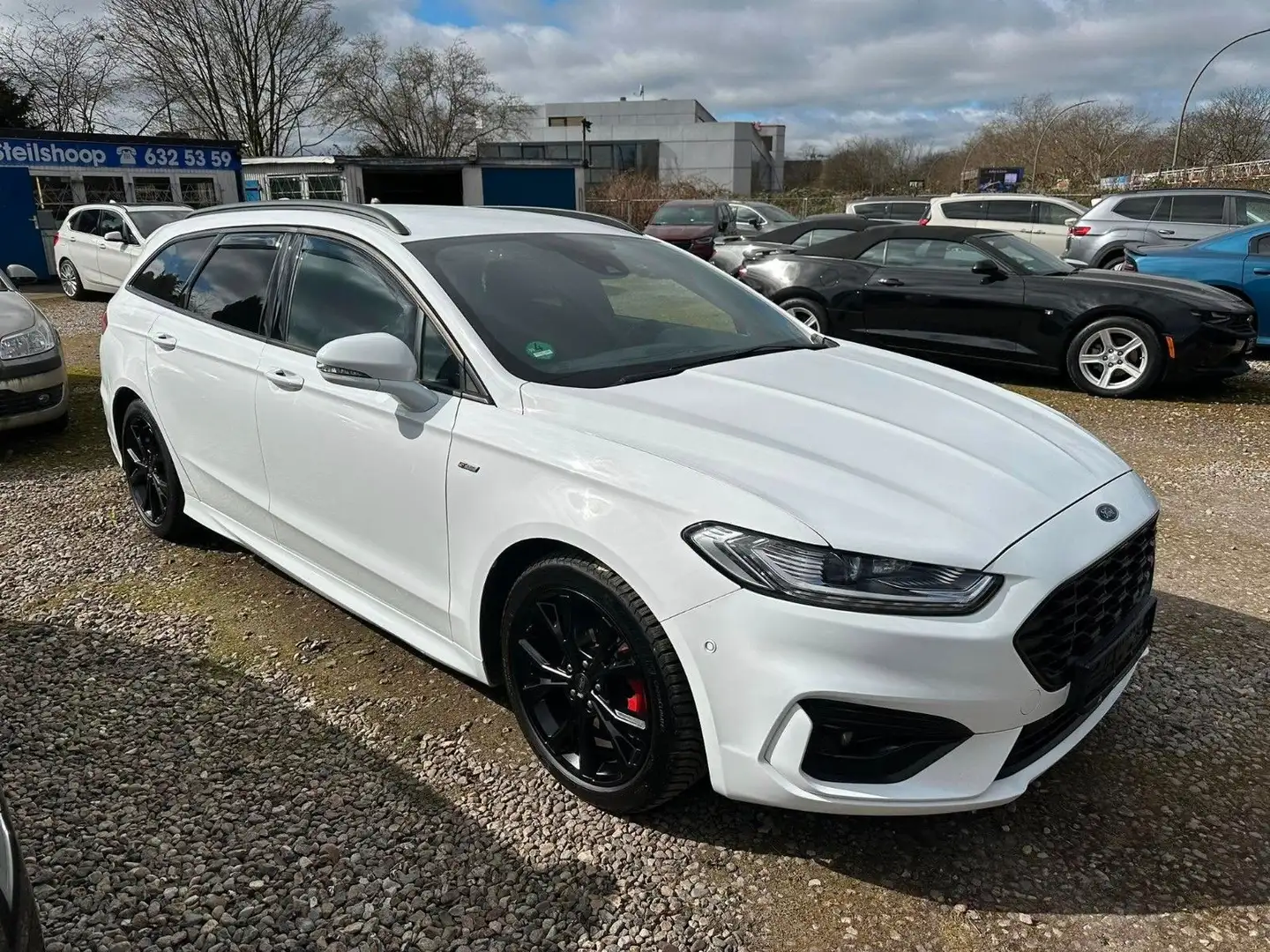 Ford Mondeo Turnier 2,0 D ST-Line AWD Aut  Extras Voll Weiß - 2