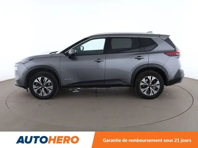 Nissan X-Trail view 3