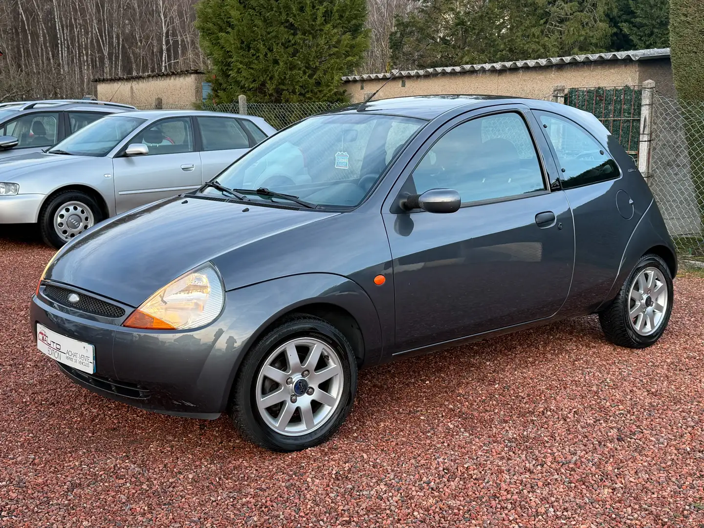 Ford Ka/Ka+ 1.3i - 70 cv Collection Gris - 1