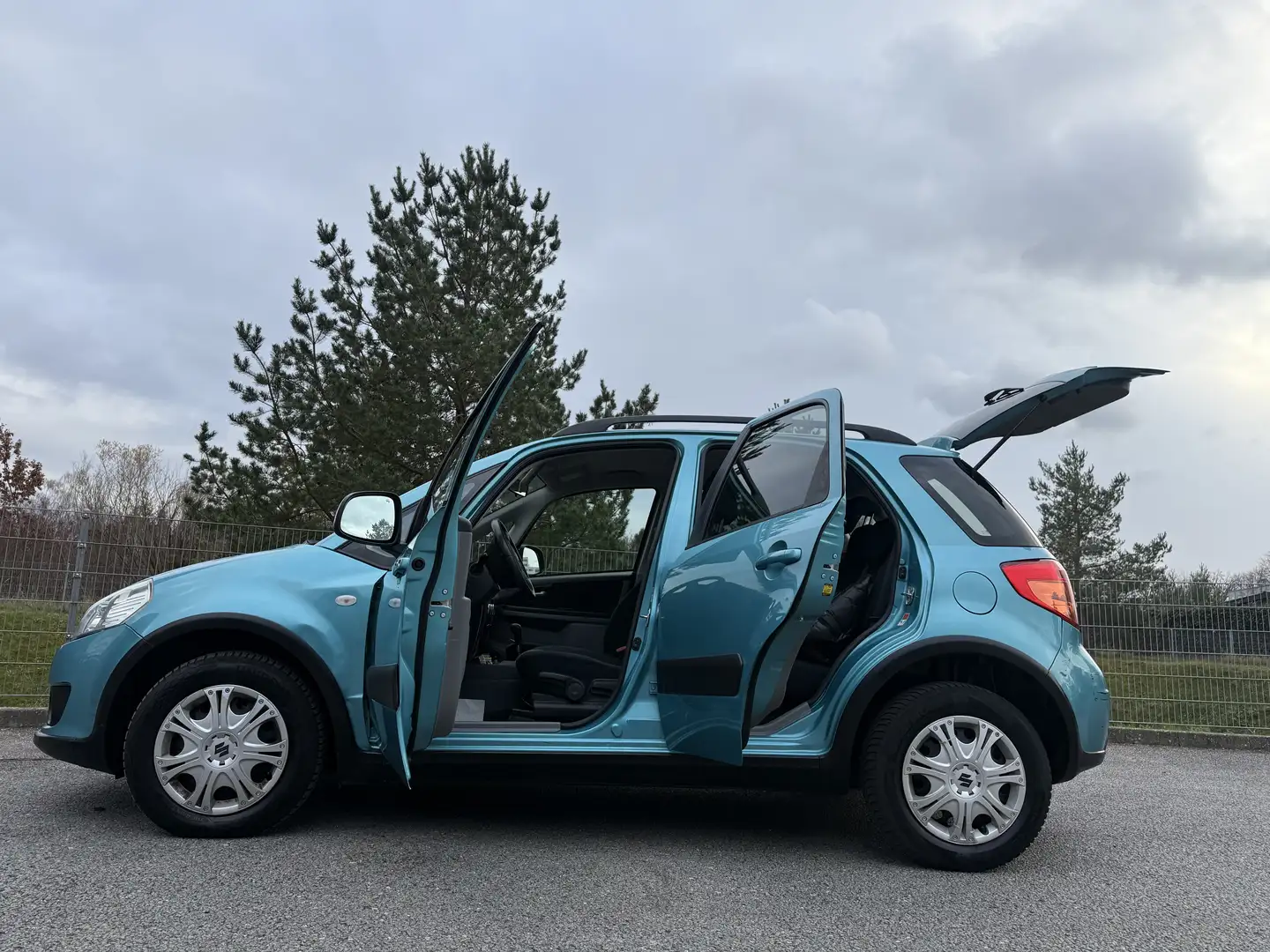 Suzuki SX4 SX4 1.6 Automatik 4x2 Comfort Tüv 10/2027 Bleu - 1