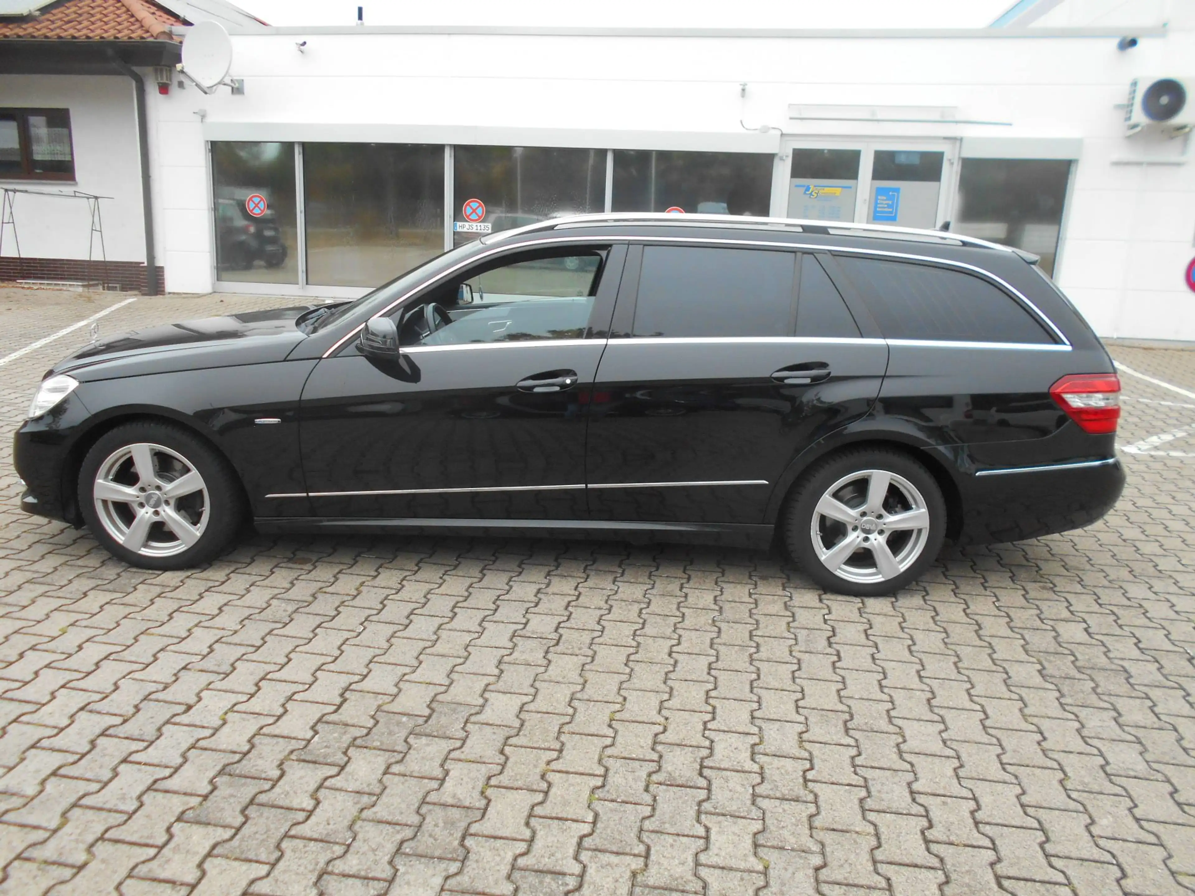 Mercedes-Benz E 250 E 250 CDI BlueEfficiency /Kamera /AHK /Leder/Automatik/ — photo 2