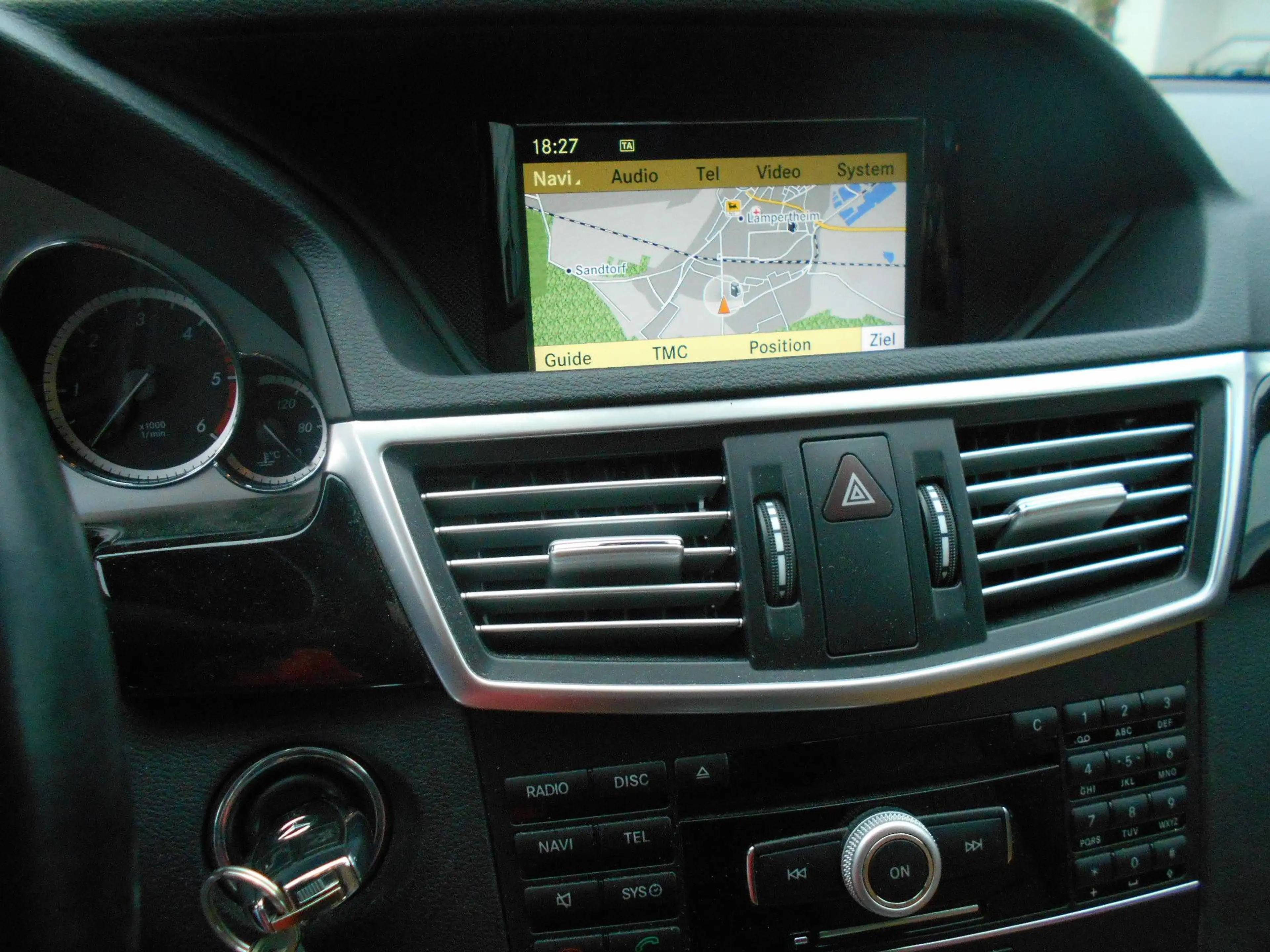 Mercedes-Benz E 250 E 250 CDI BlueEfficiency /Kamera /AHK /Leder/Automatik/ — photo 9