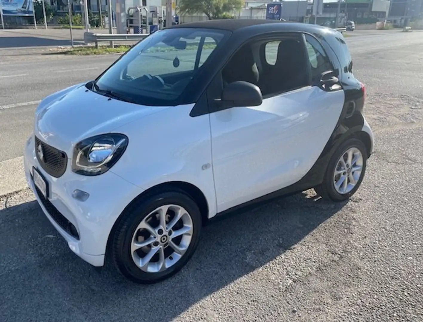 smart forTwo Fortwo 1.0 Youngster 71cv twinamic Bianco - 1