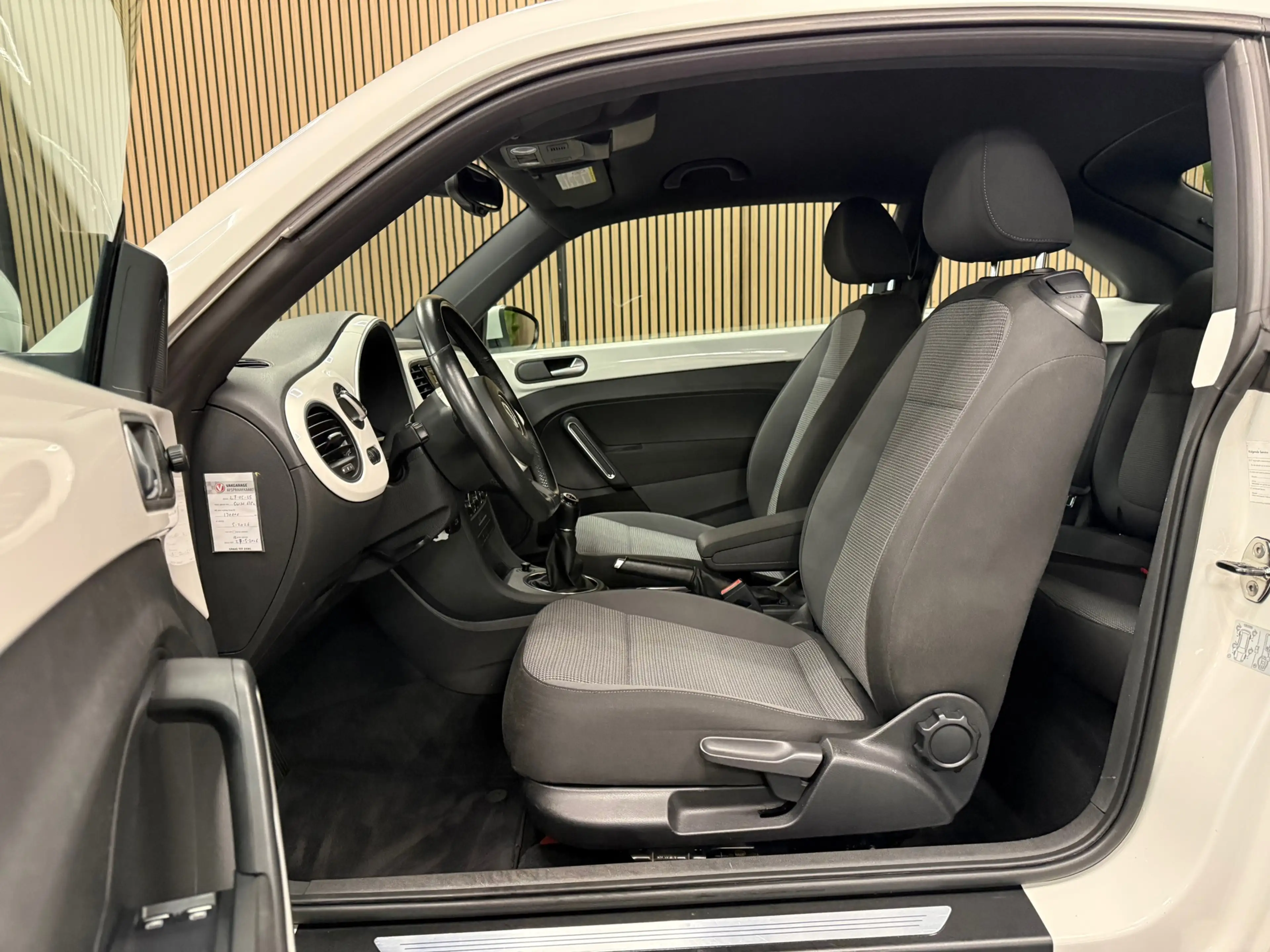 Volkswagen Beetle 1.2 TSI Design * 1e Eig / Navigatie / LM Velgen / — photo 11