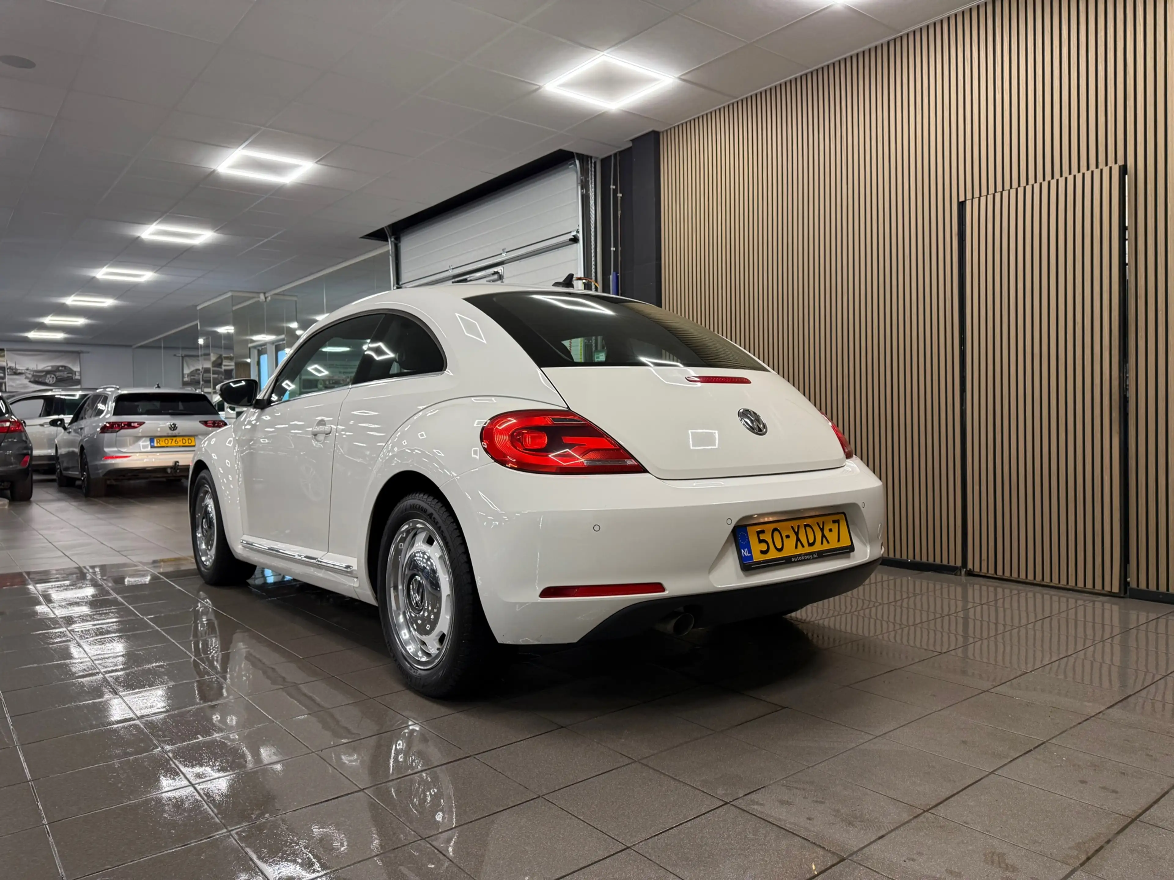 Volkswagen Beetle 1.2 TSI Design * 1e Eig / Navigatie / LM Velgen / — photo 3