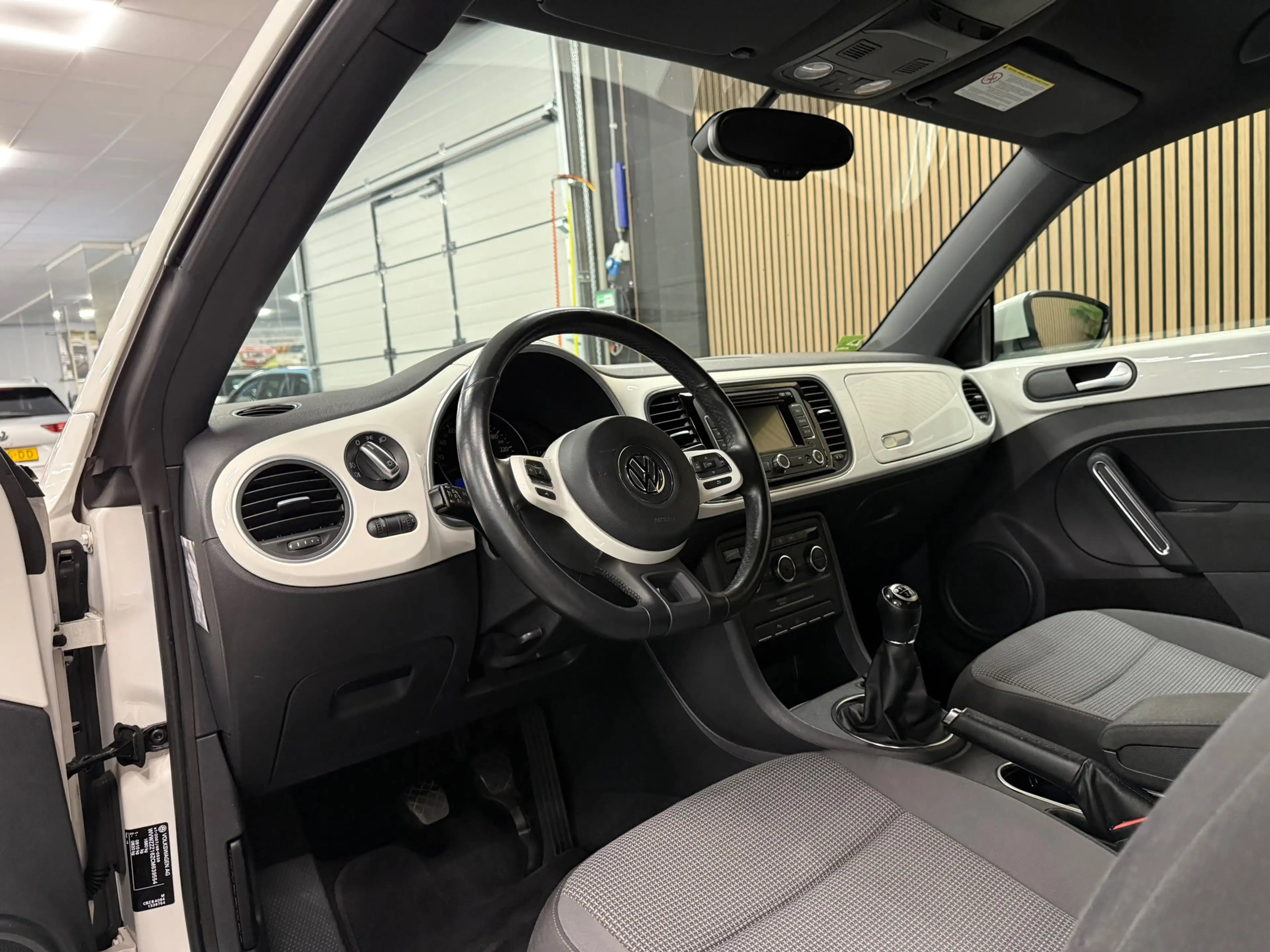 Volkswagen Beetle 1.2 TSI Design * 1e Eig / Navigatie / LM Velgen / — photo 12