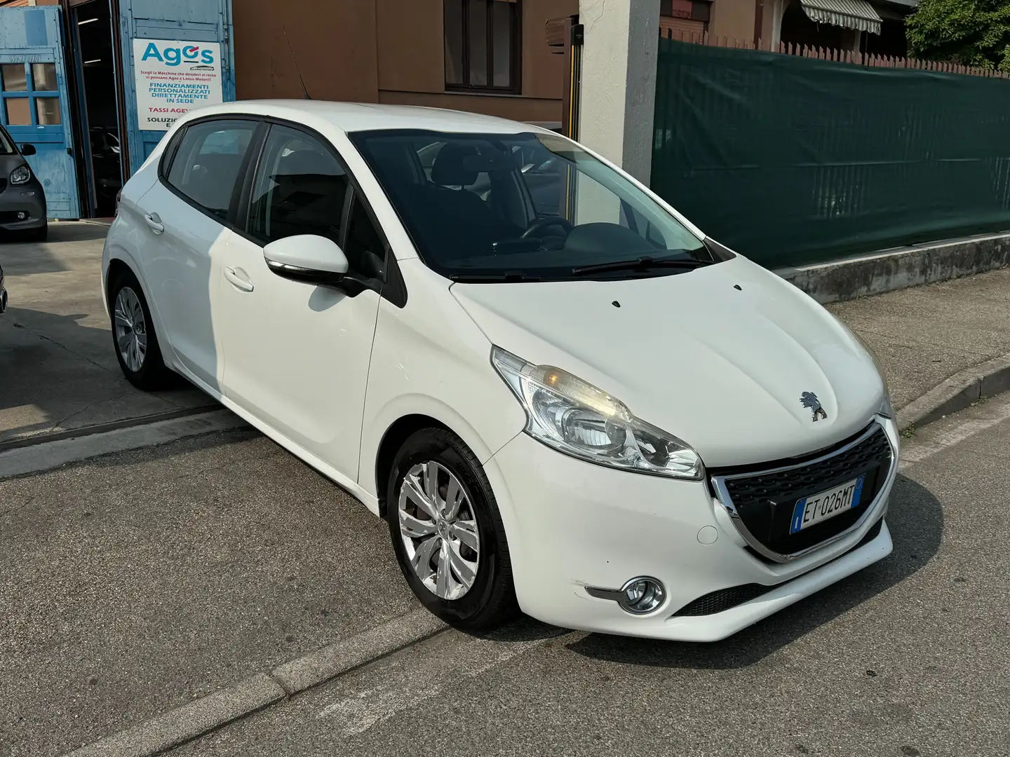 Peugeot 208 1.2*BENZINA*5 PORTE*NEOPATENTATI* Wit - 1