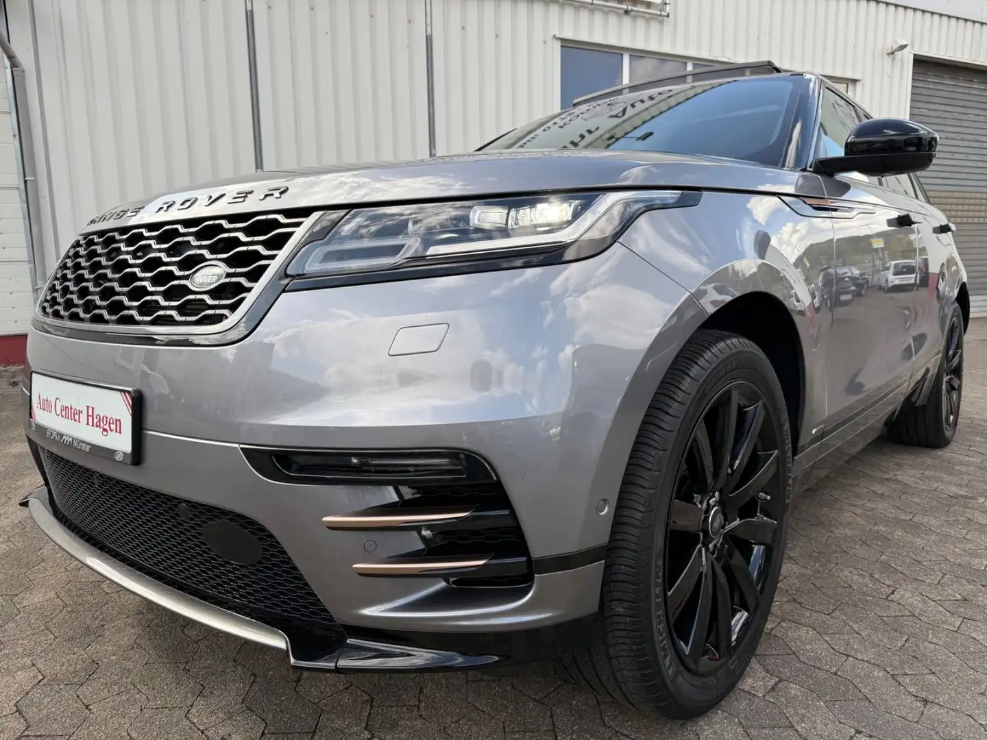 Land Rover Range Rover Velar Velar R-Dynamic 3.0 D300/Pano/AHK/Matrix-LED/AWD Grau - 1