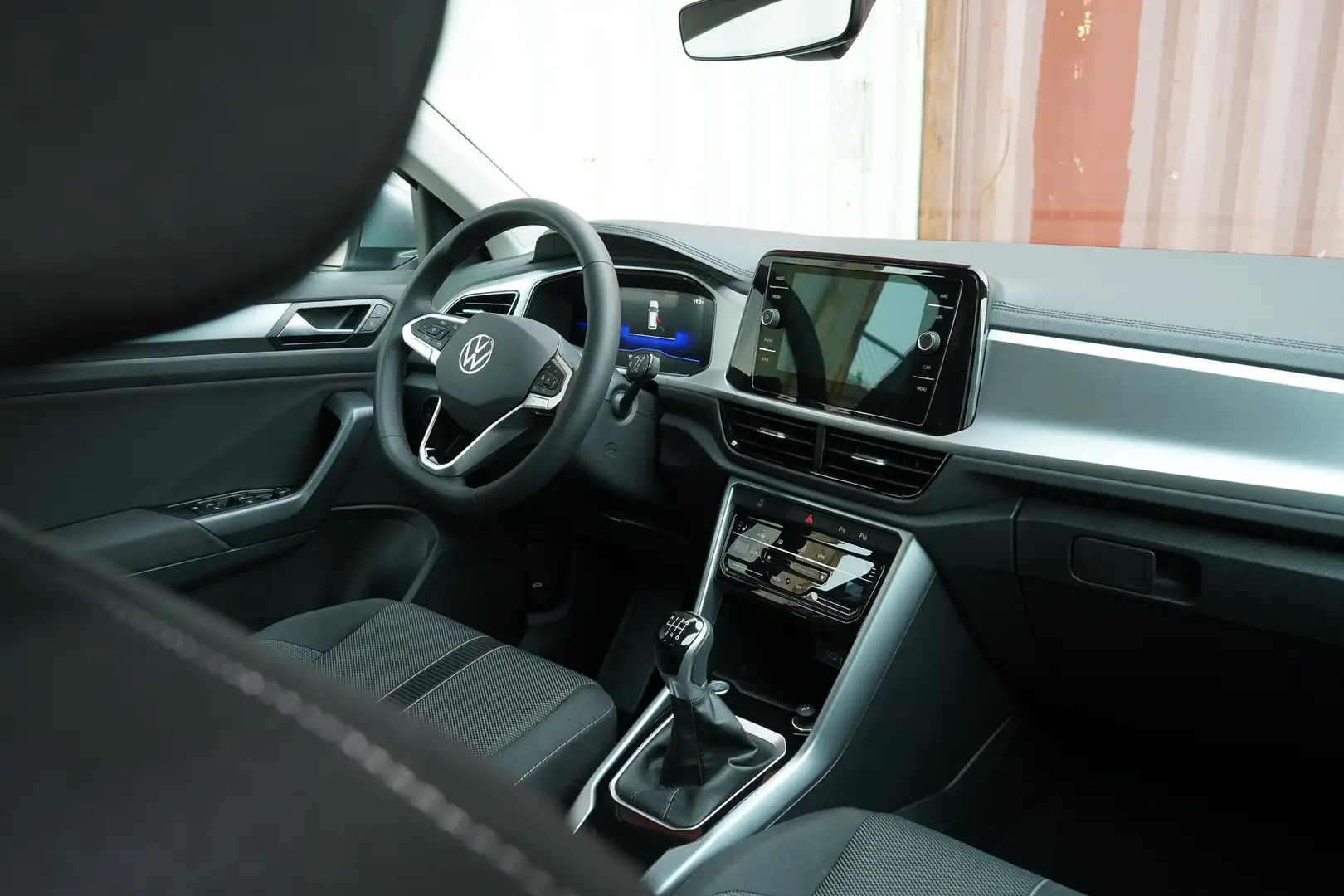 Volkswagen T-Roc Limited | IQ LED | Privacy | Keyless | Camera Zilver - 2